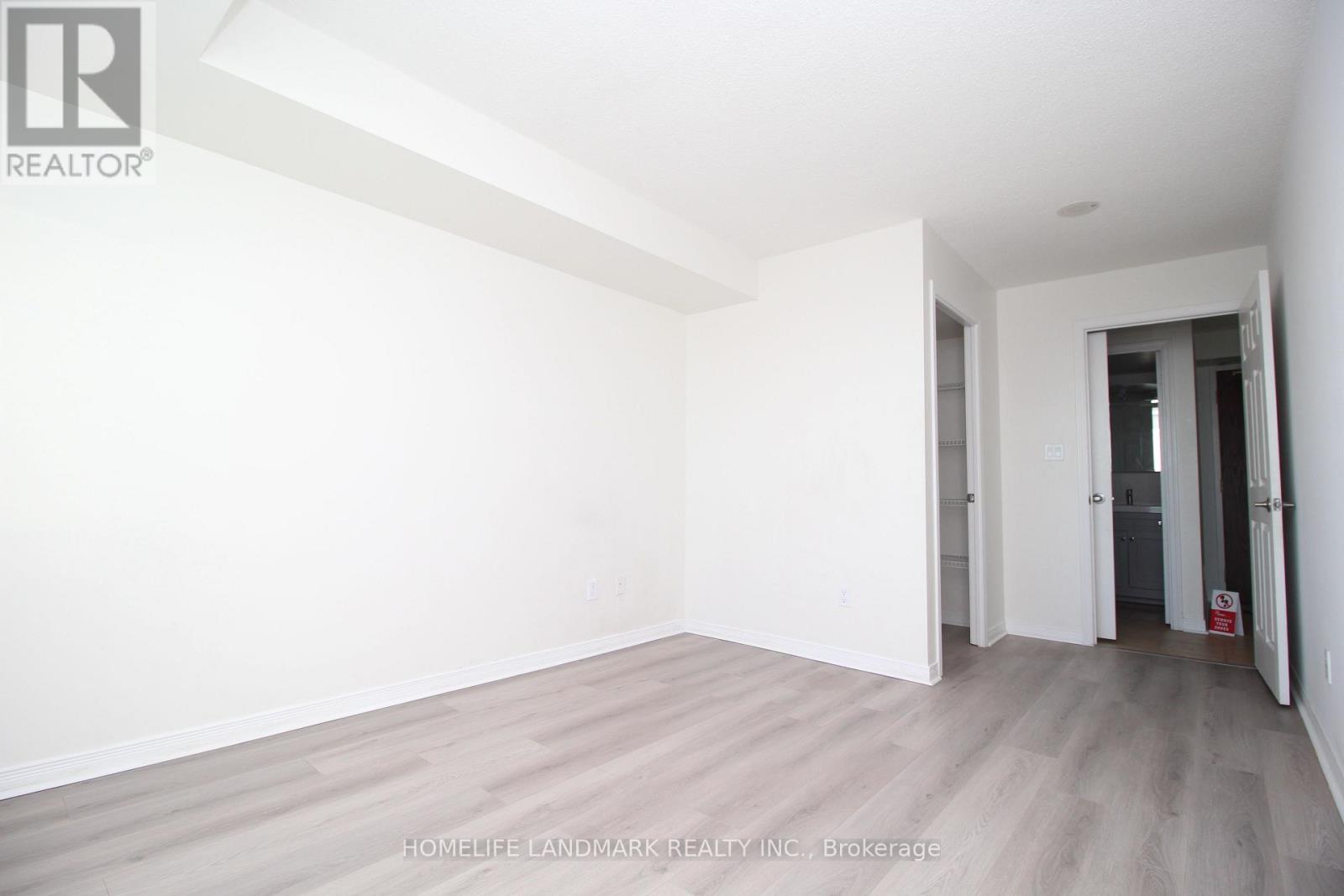 718 - 39 Oneida Crescent, Richmond Hill, Ontario  L4B 4T9 - Photo 11 - N12770340