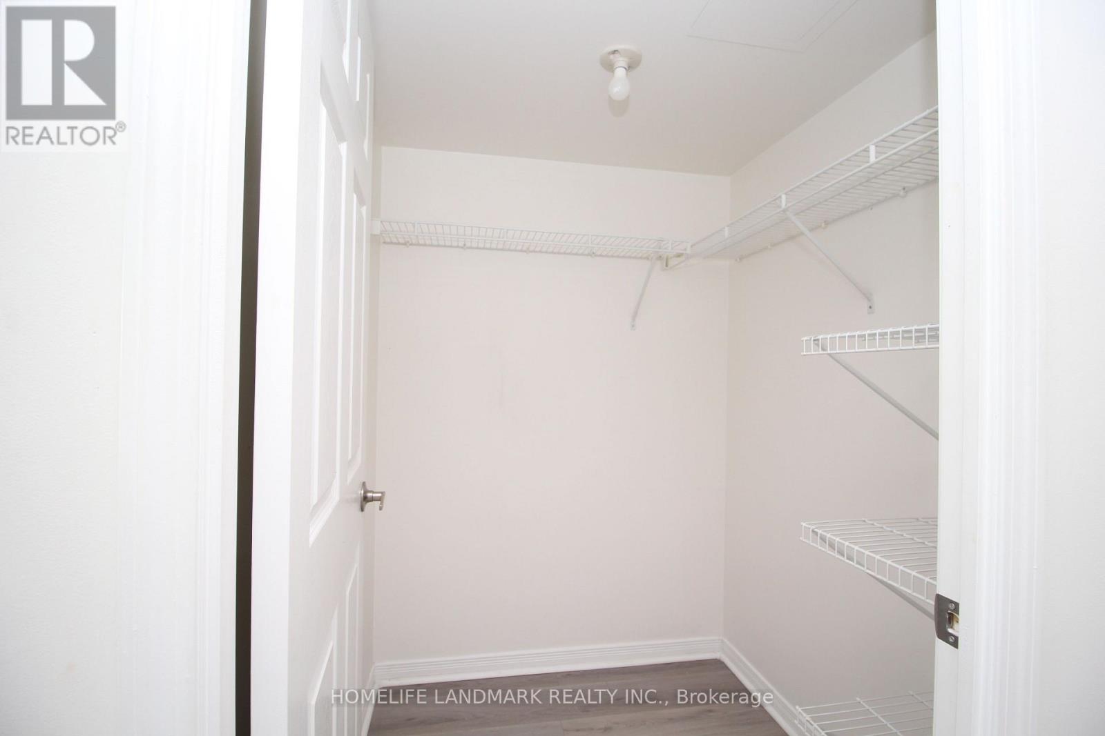 718 - 39 Oneida Crescent, Richmond Hill, Ontario  L4B 4T9 - Photo 12 - N12770340