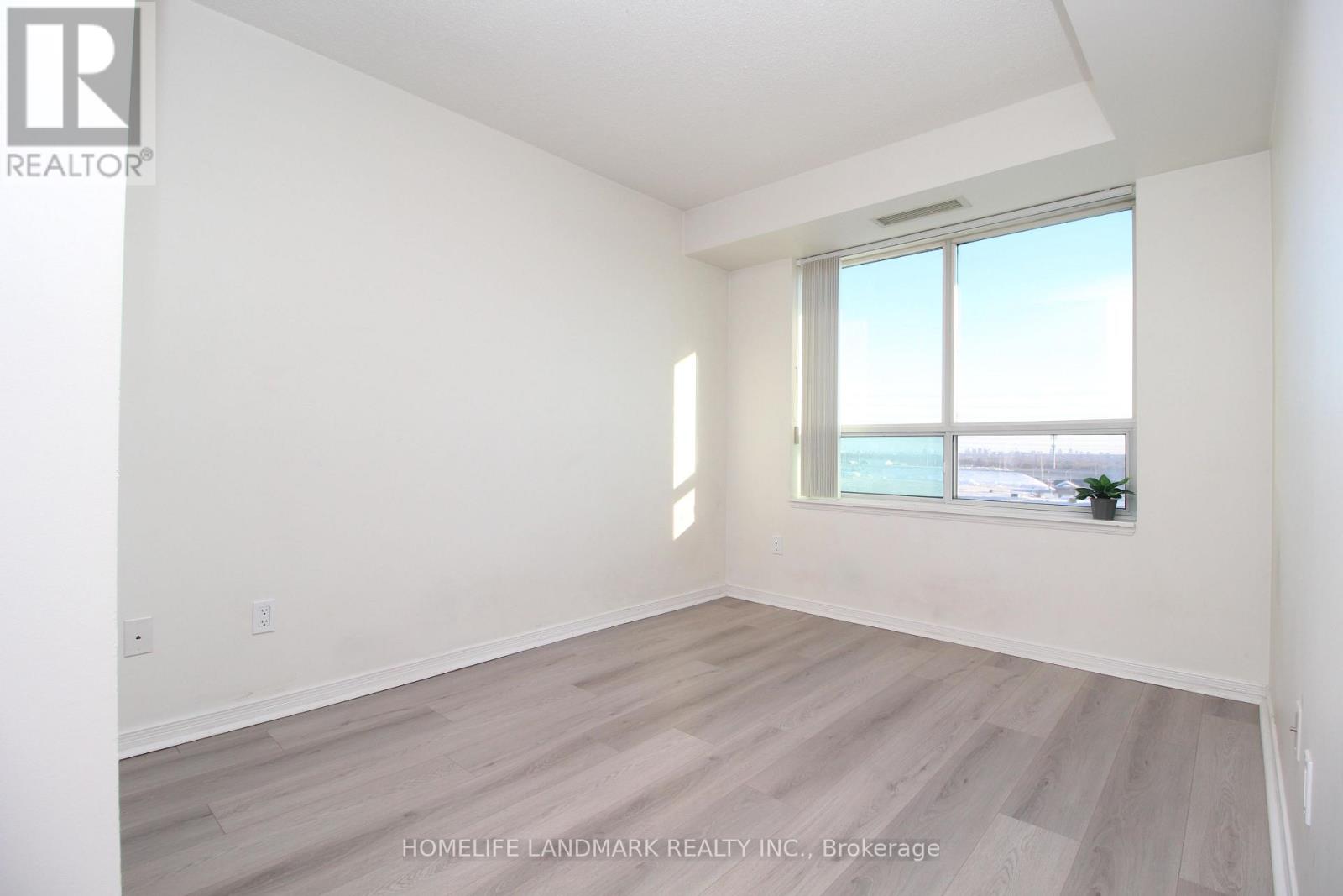 718 - 39 Oneida Crescent, Richmond Hill, Ontario  L4B 4T9 - Photo 13 - N12770340