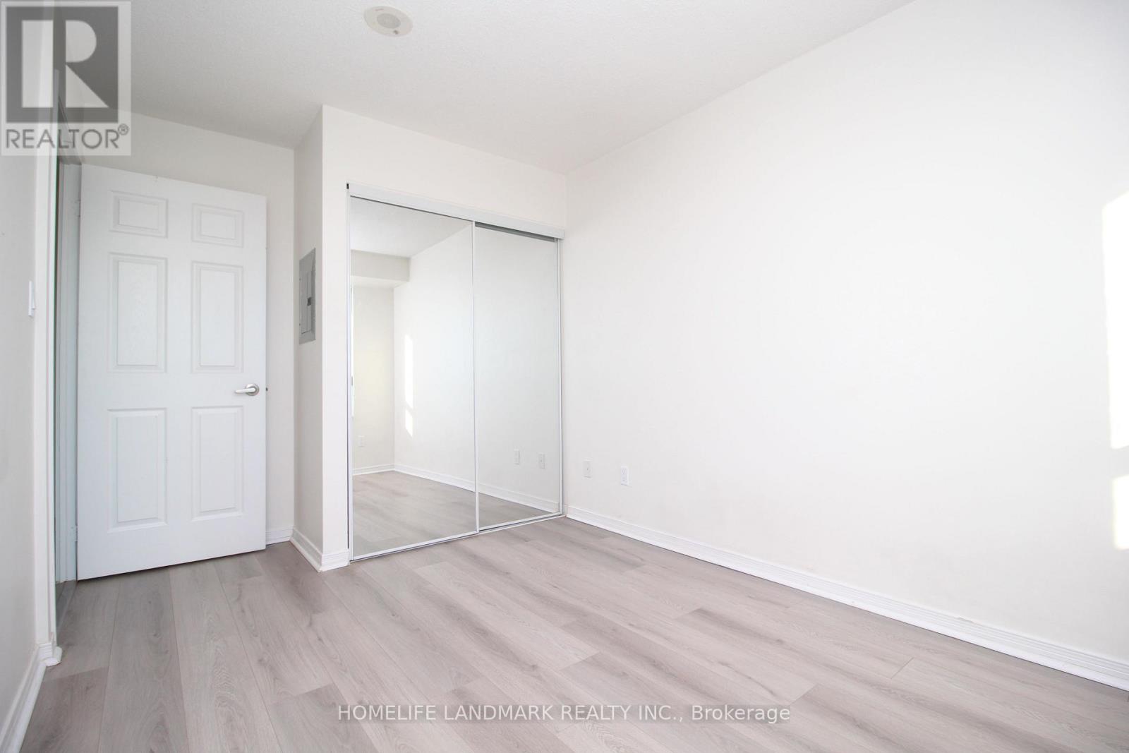 718 - 39 Oneida Crescent, Richmond Hill, Ontario  L4B 4T9 - Photo 14 - N12770340