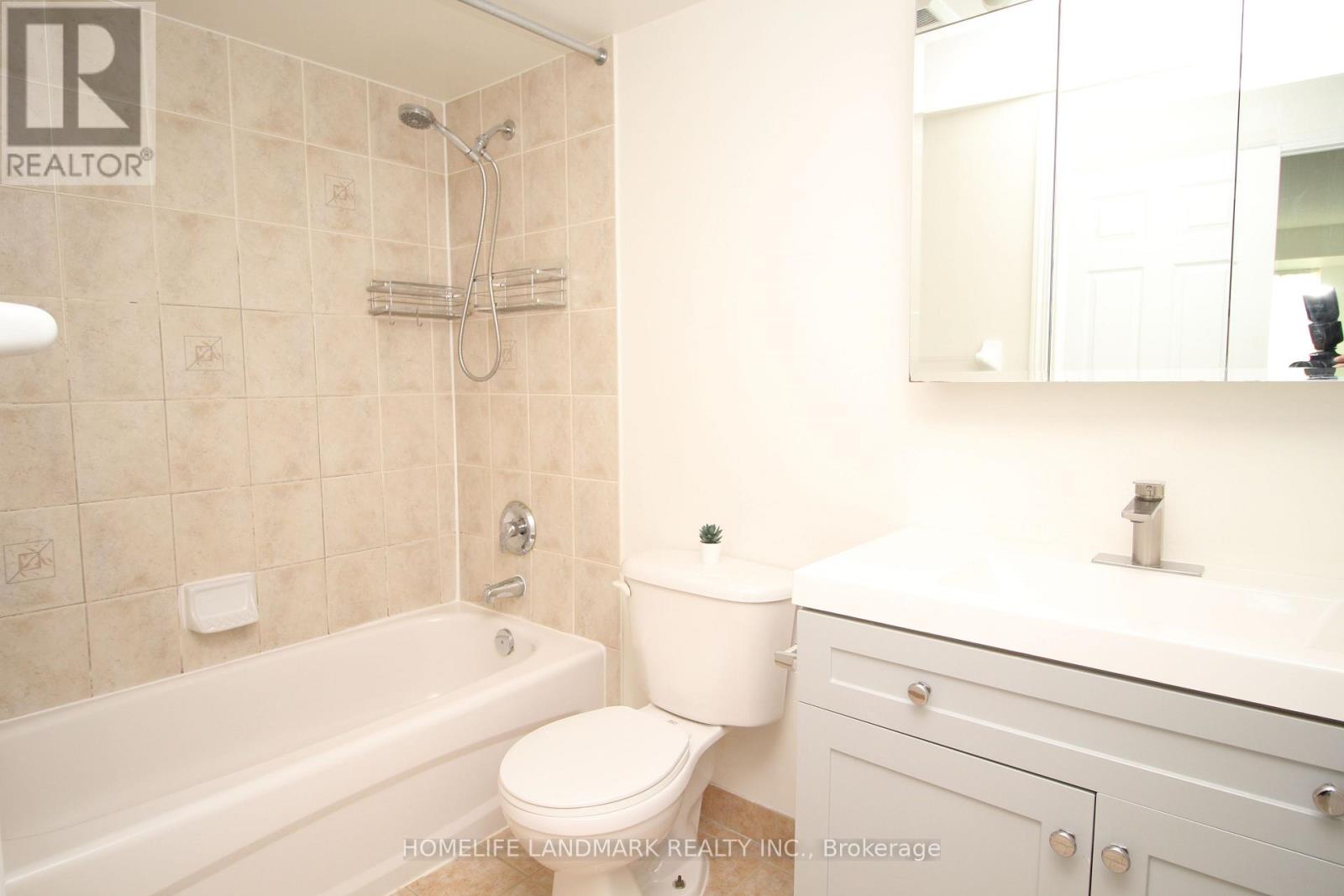 718 - 39 Oneida Crescent, Richmond Hill, Ontario  L4B 4T9 - Photo 15 - N12770340