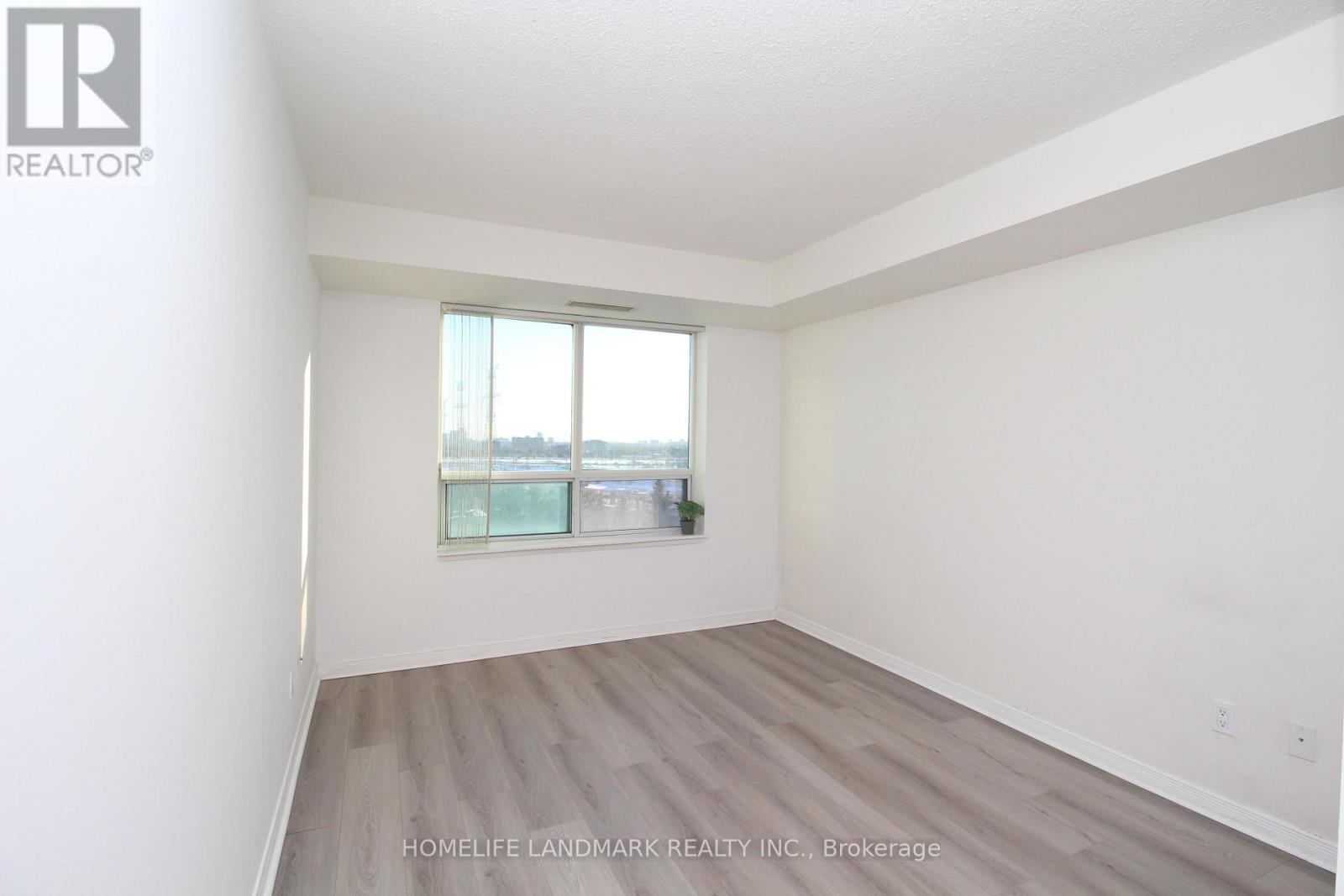 718 - 39 Oneida Crescent, Richmond Hill, Ontario  L4B 4T9 - Photo 9 - N12770340