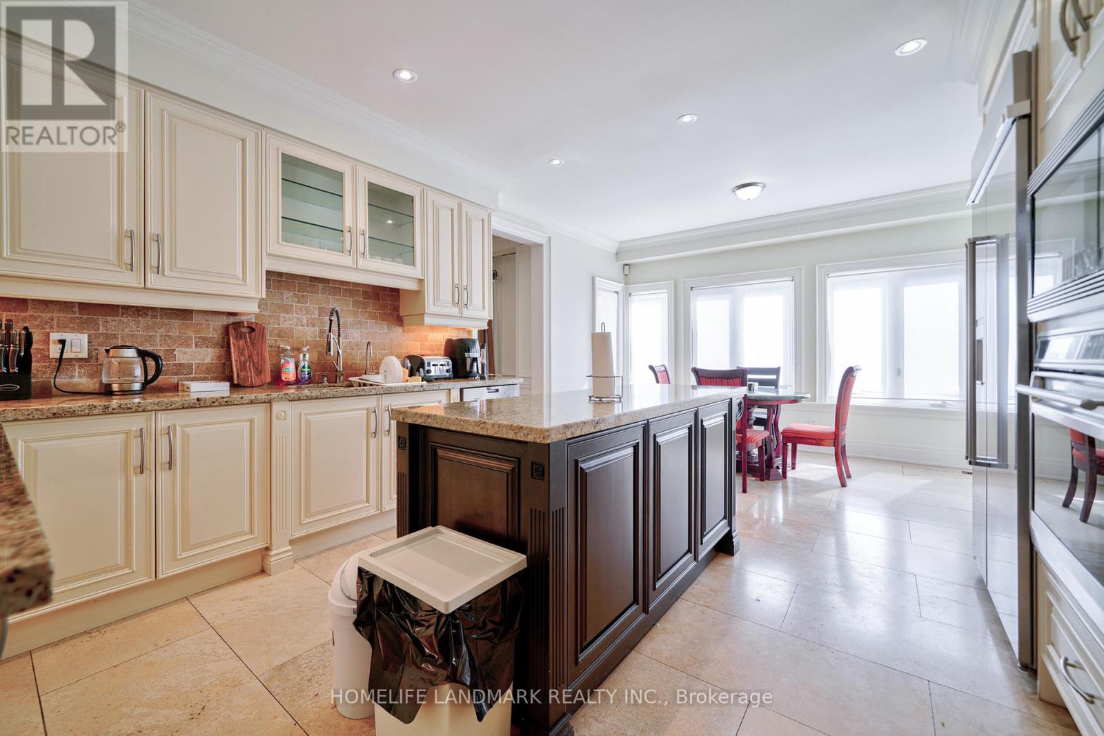 21 Kirkdale Crescent, Toronto, Ontario  M3B 2J7 - Photo 16 - C12770344