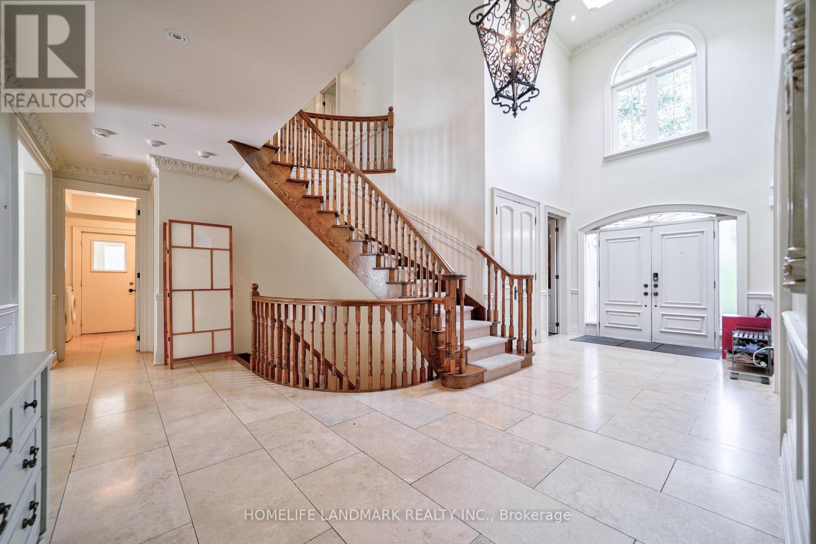 21 Kirkdale Crescent, Toronto, Ontario  M3B 2J7 - Photo 4 - C12770344