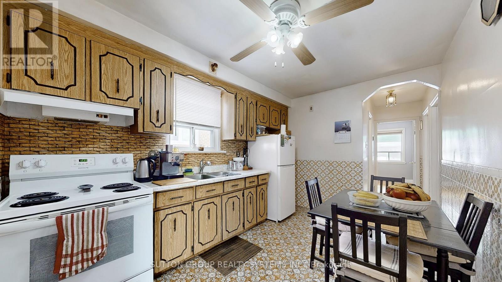 199 Strathnairn Avenue, Toronto, Ontario  M6M 2G6 - Photo 11 - W12770322