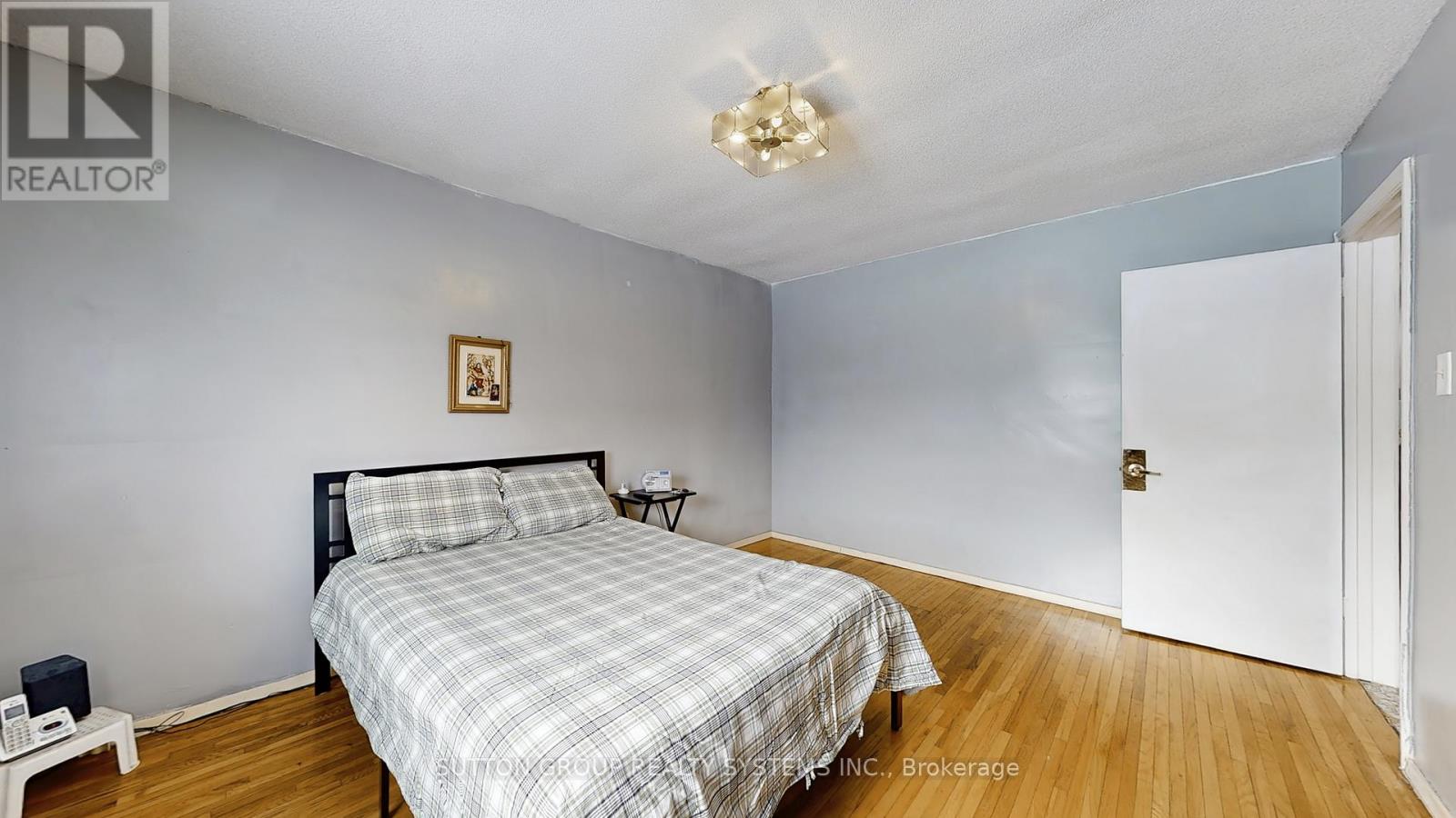 199 Strathnairn Avenue, Toronto, Ontario  M6M 2G6 - Photo 14 - W12770322