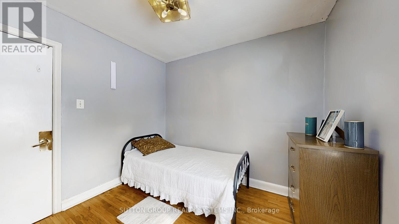 199 Strathnairn Avenue, Toronto, Ontario  M6M 2G6 - Photo 15 - W12770322