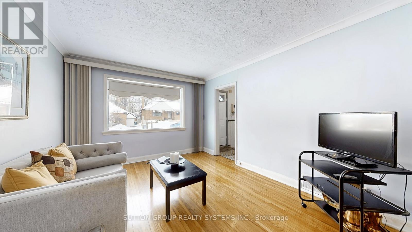 199 Strathnairn Avenue, Toronto, Ontario  M6M 2G6 - Photo 5 - W12770322