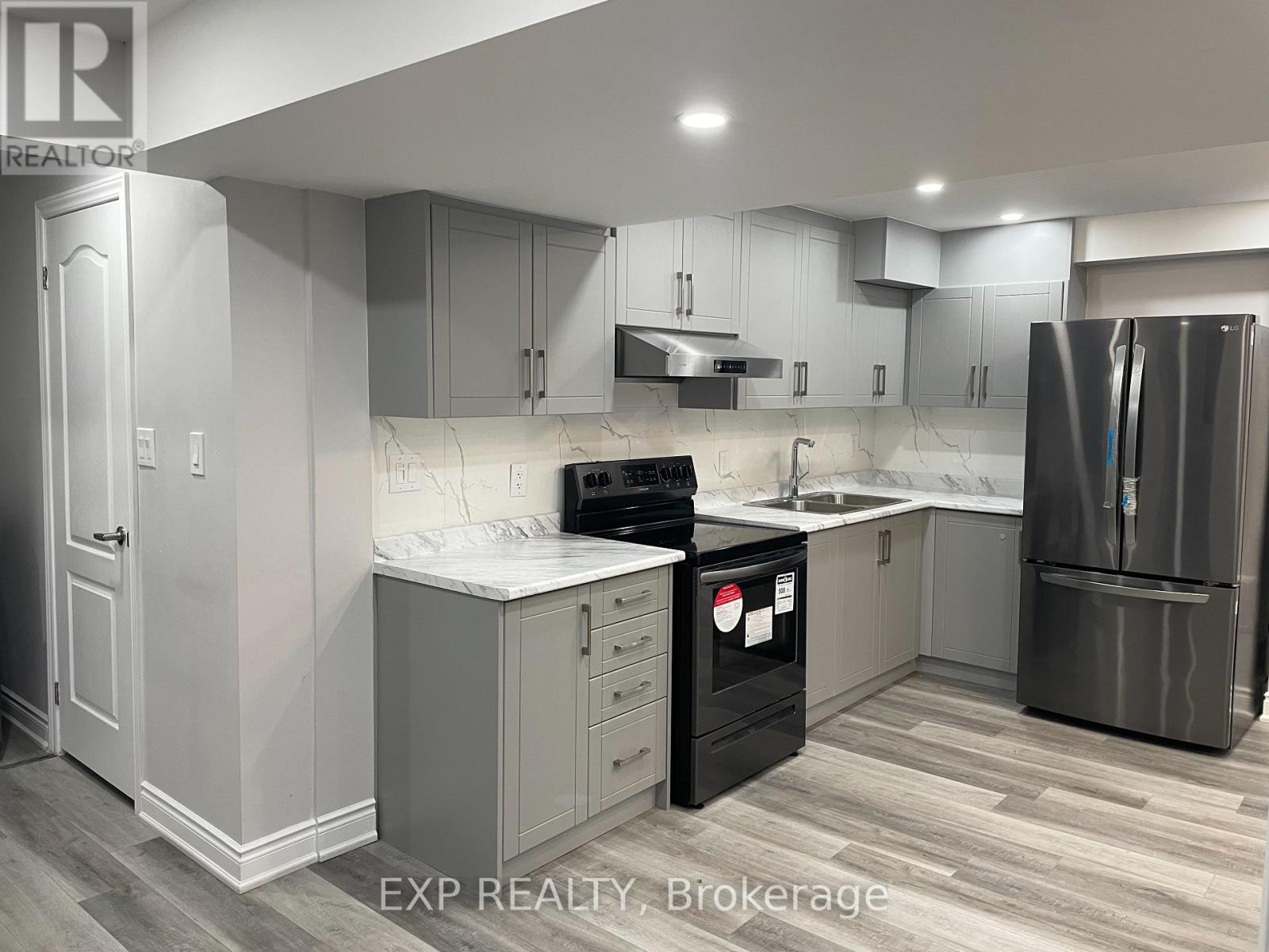 69 Gardenbrooke Trail, Brampton (Bram East), Ontario  L6P 3J3 - Photo 3 - W12770346