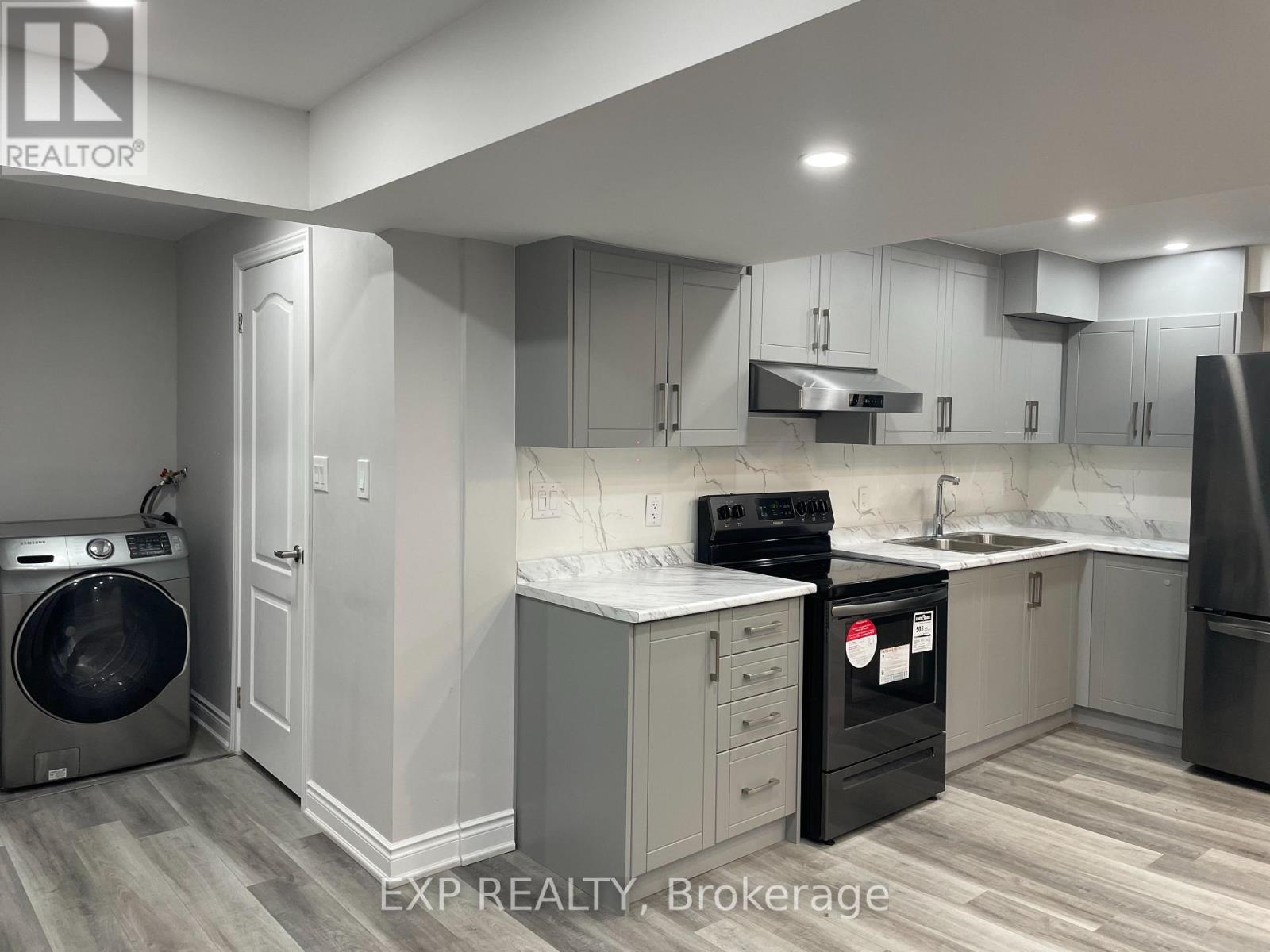 69 Gardenbrooke Trail, Brampton (Bram East), Ontario  L6P 3J3 - Photo 6 - W12770346