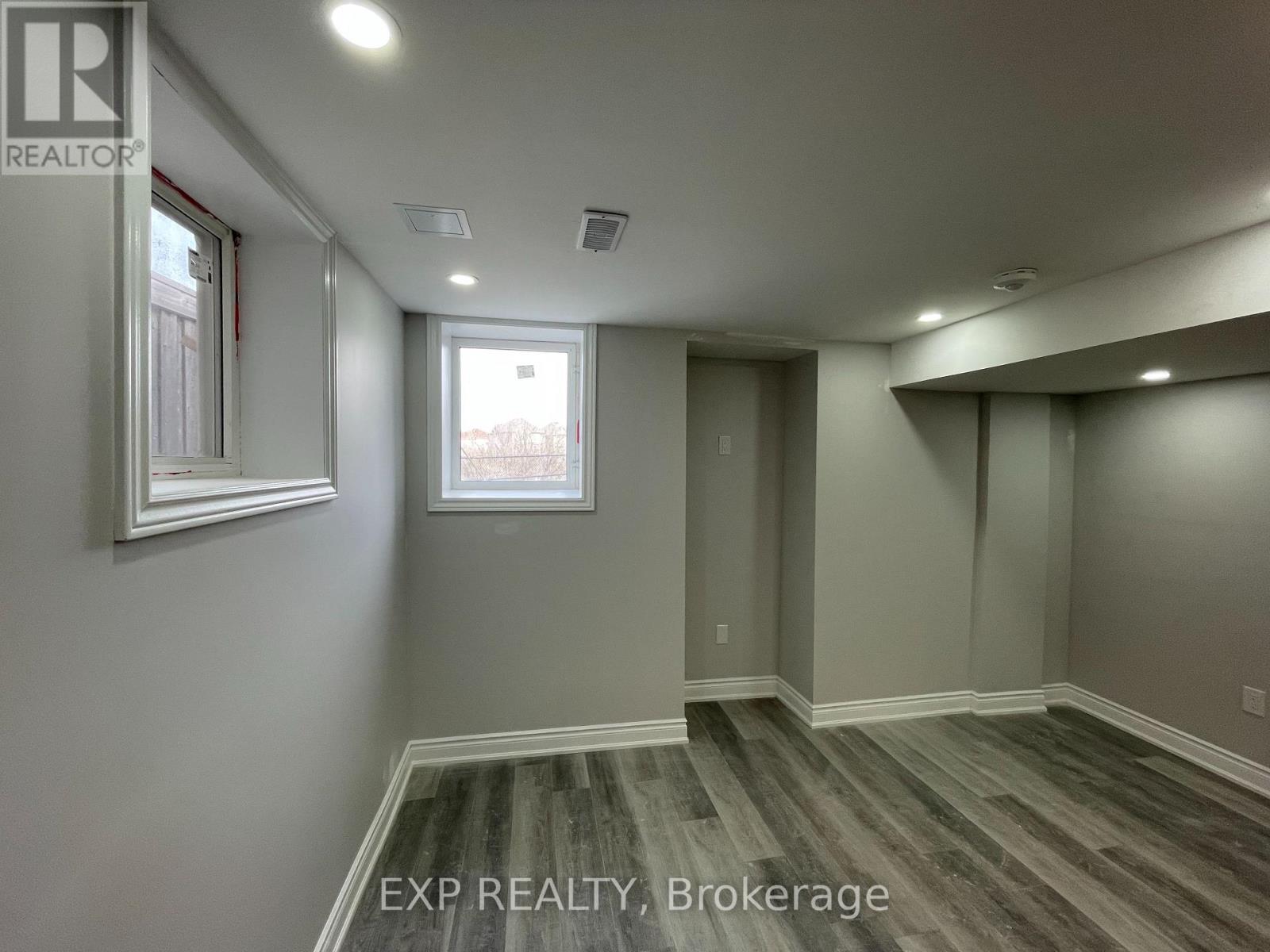 69 Gardenbrooke Trail, Brampton (Bram East), Ontario  L6P 3J3 - Photo 7 - W12770346