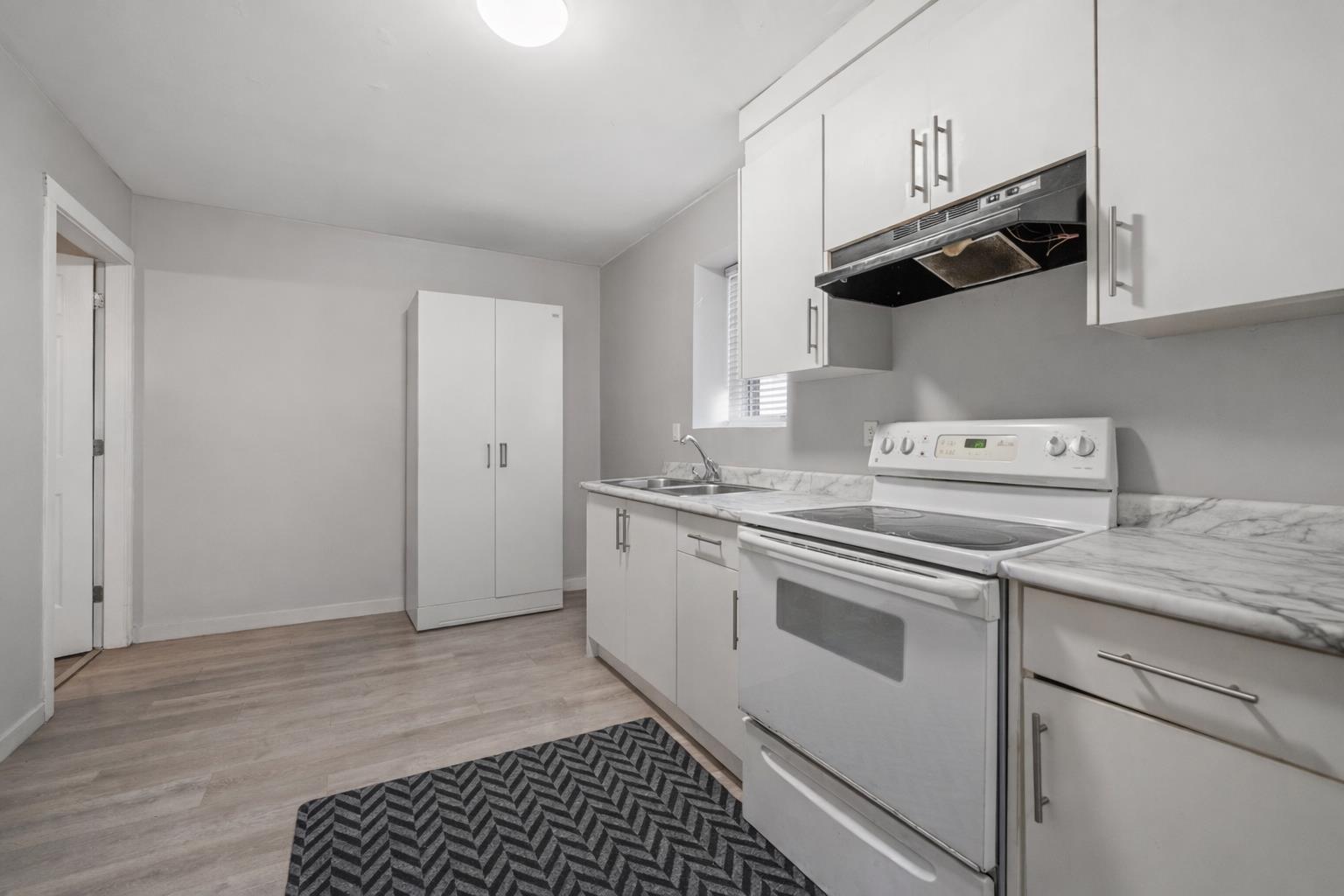 13131 92 Avenue, Surrey, British Columbia  V3V 1H5 - Photo 4 - R3084628