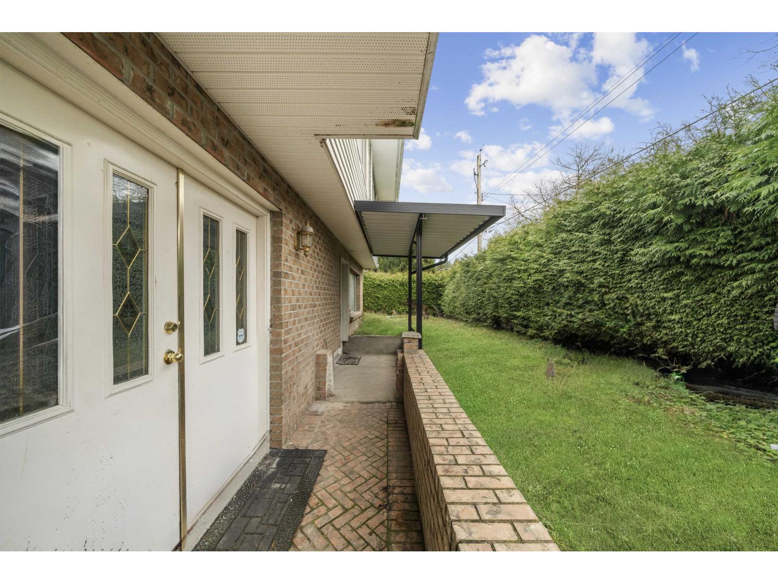 13131 92 Avenue, Surrey, British Columbia  V3V 1H5 - Photo 3 - R3084628