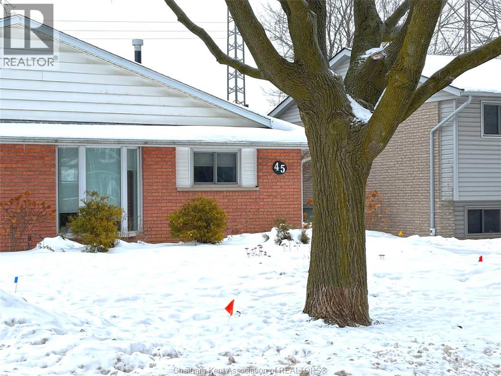 MLS# 26002795: 45 Rossini CRESCENT, Chatham, Canada