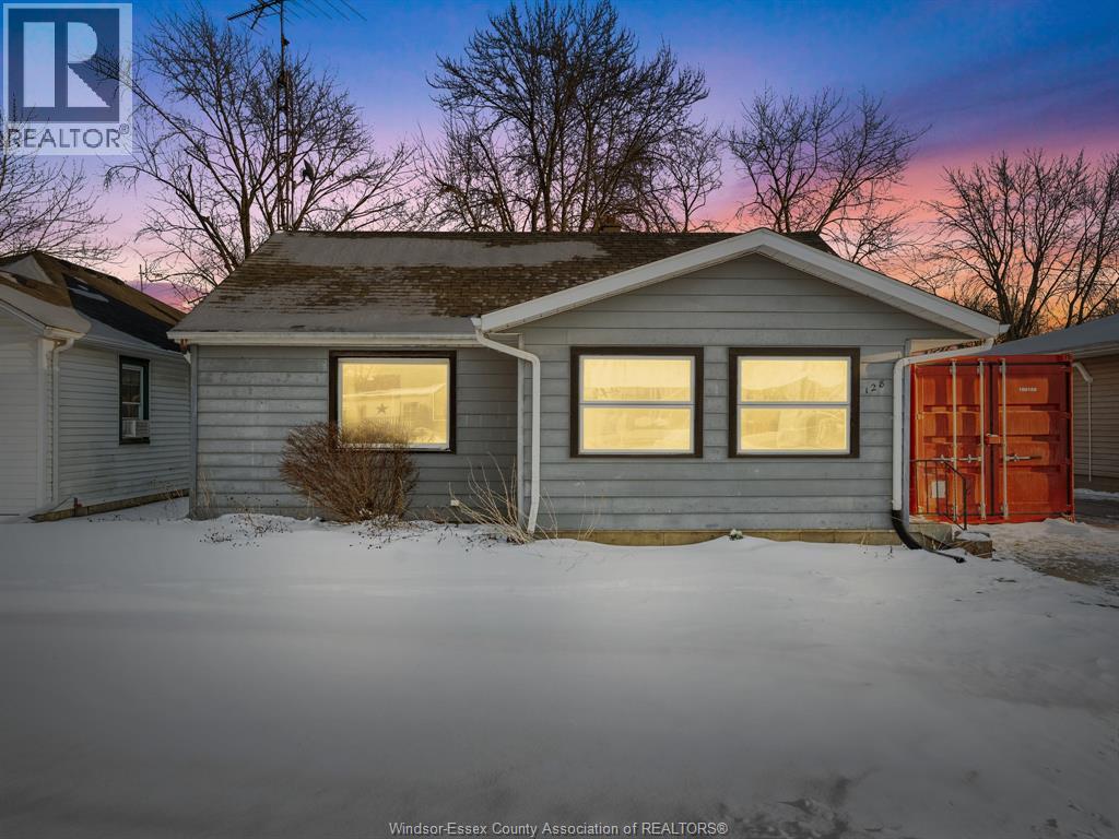 MLS# 26002783: 128 Victoria AVENUE, Essex, Canada