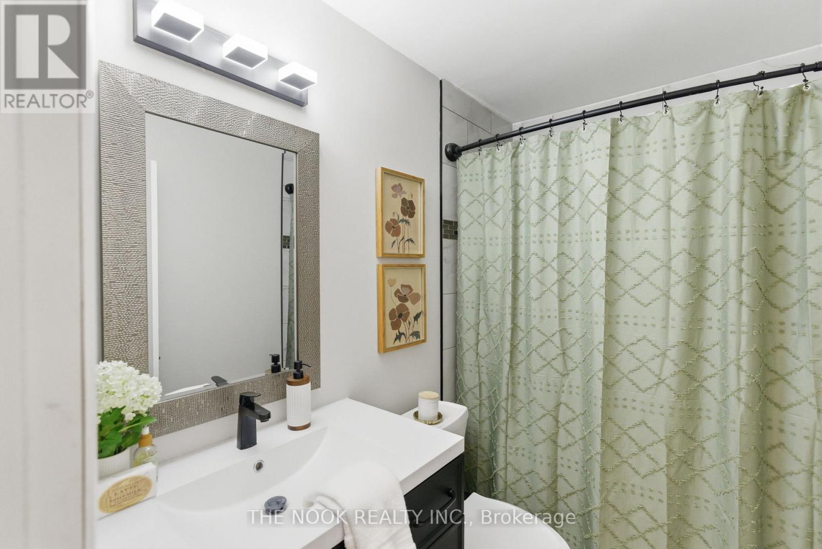 8 Northgrove Crescent, Whitby, Ontario  L1M 2M8 - Photo 36 - E12770400