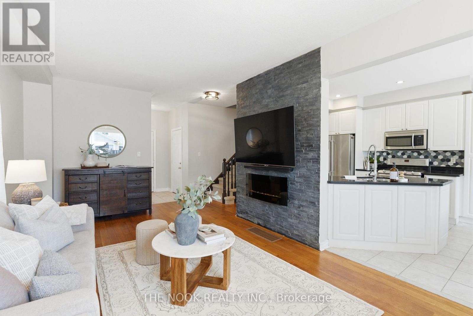 8 Northgrove Crescent, Whitby, Ontario  L1M 2M8 - Photo 7 - E12770400