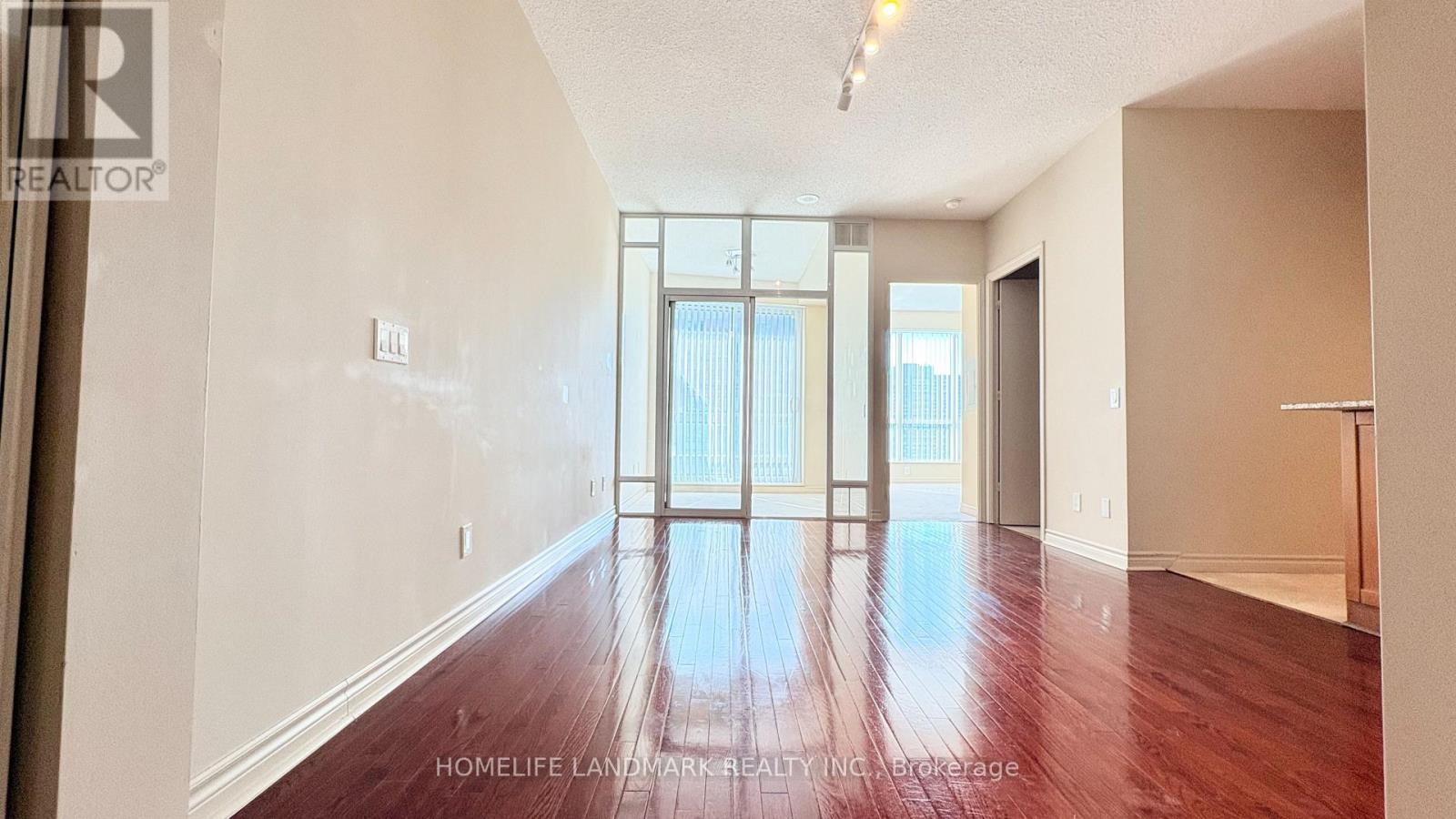 1015 - 60 Byng Avenue, Toronto, Ontario  M2N 4K3 - Photo 2 - C12769550