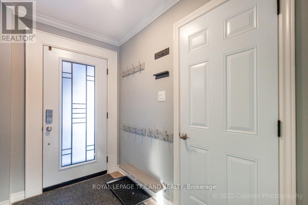 22 Westwinds Drive, London South, Ontario  N6C 5M4 - Photo 11 - X12770414