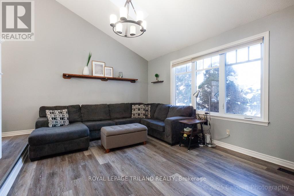 22 Westwinds Drive, London South, Ontario  N6C 5M4 - Photo 12 - X12770414