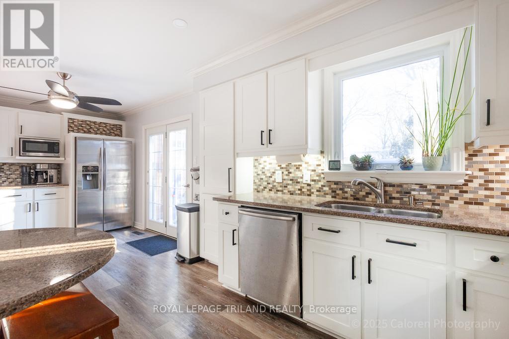 22 Westwinds Drive, London South, Ontario  N6C 5M4 - Photo 21 - X12770414