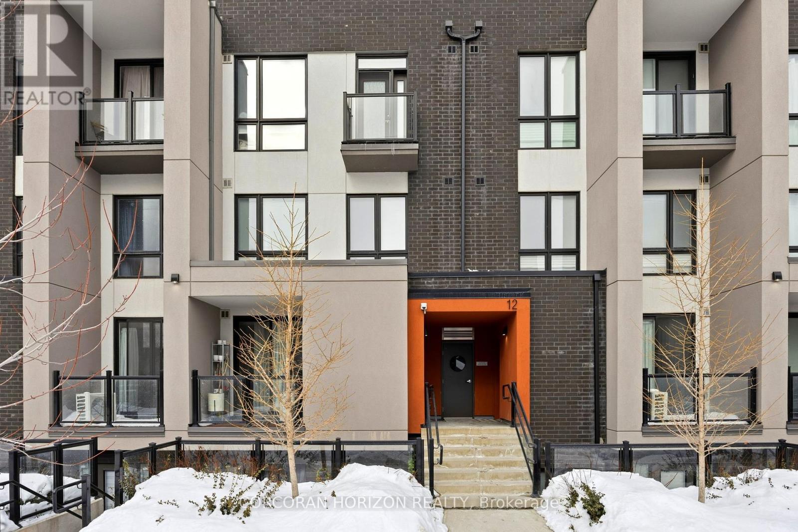 6 - 12 MARQUETTE AVENUE, Toronto, Ontario