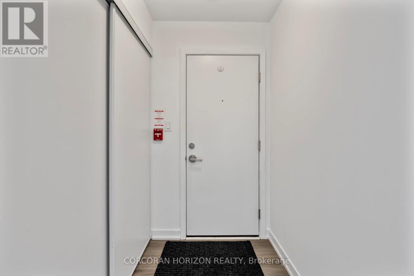 6 - 12 Marquette Avenue, Toronto, Ontario  M6A 0E1 - Photo 3 - C12770392