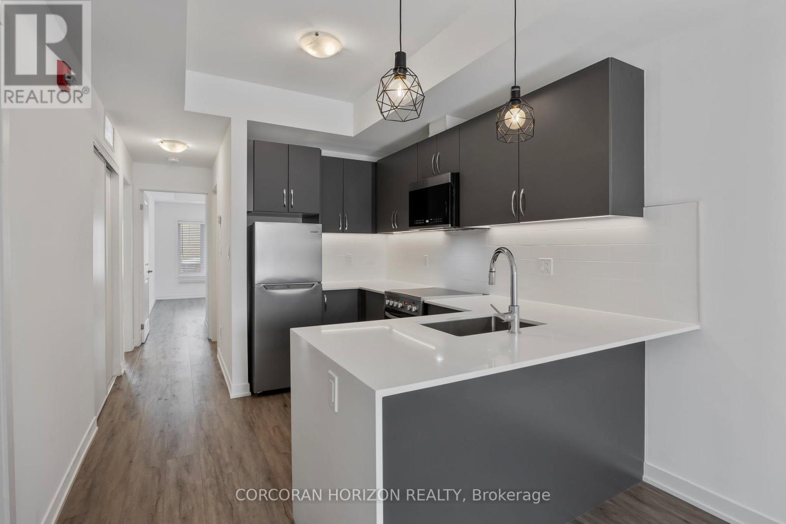 6 - 12 Marquette Avenue, Toronto, Ontario  M6A 0E1 - Photo 7 - C12770392