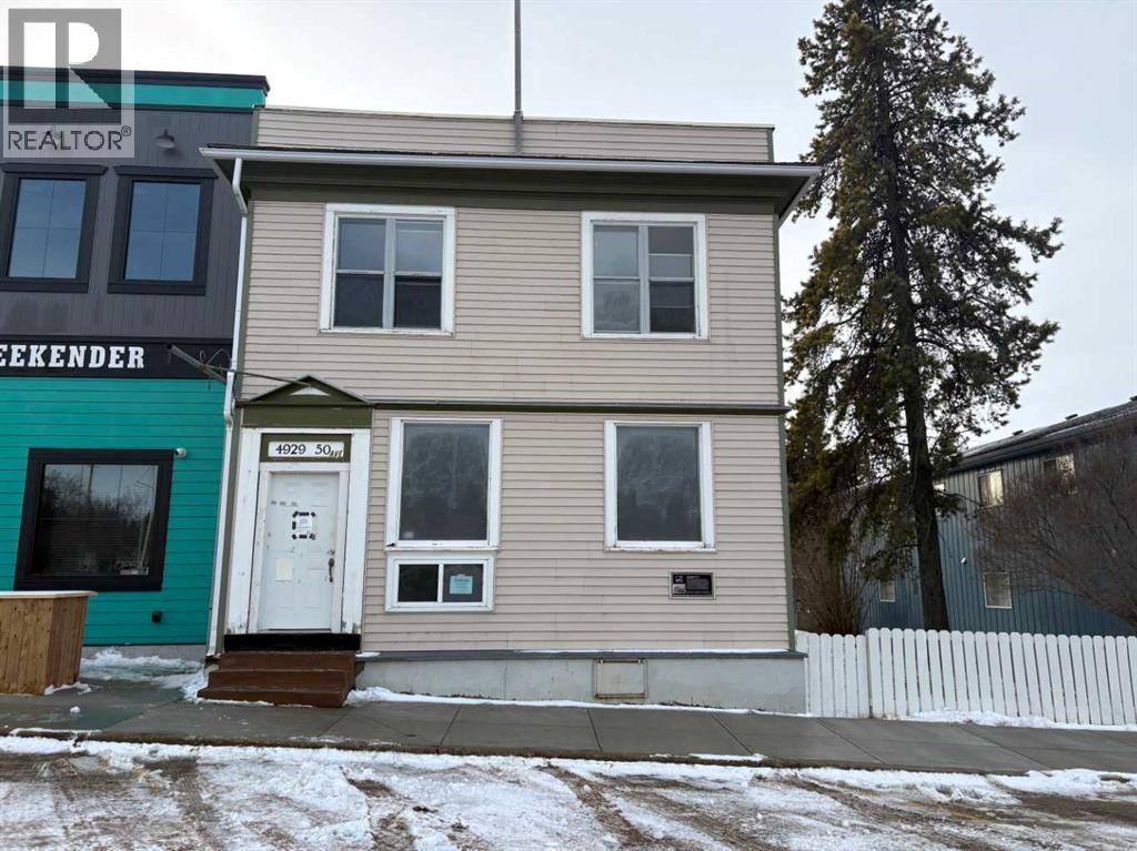 4929 50 Avenue, Bentley, Alberta