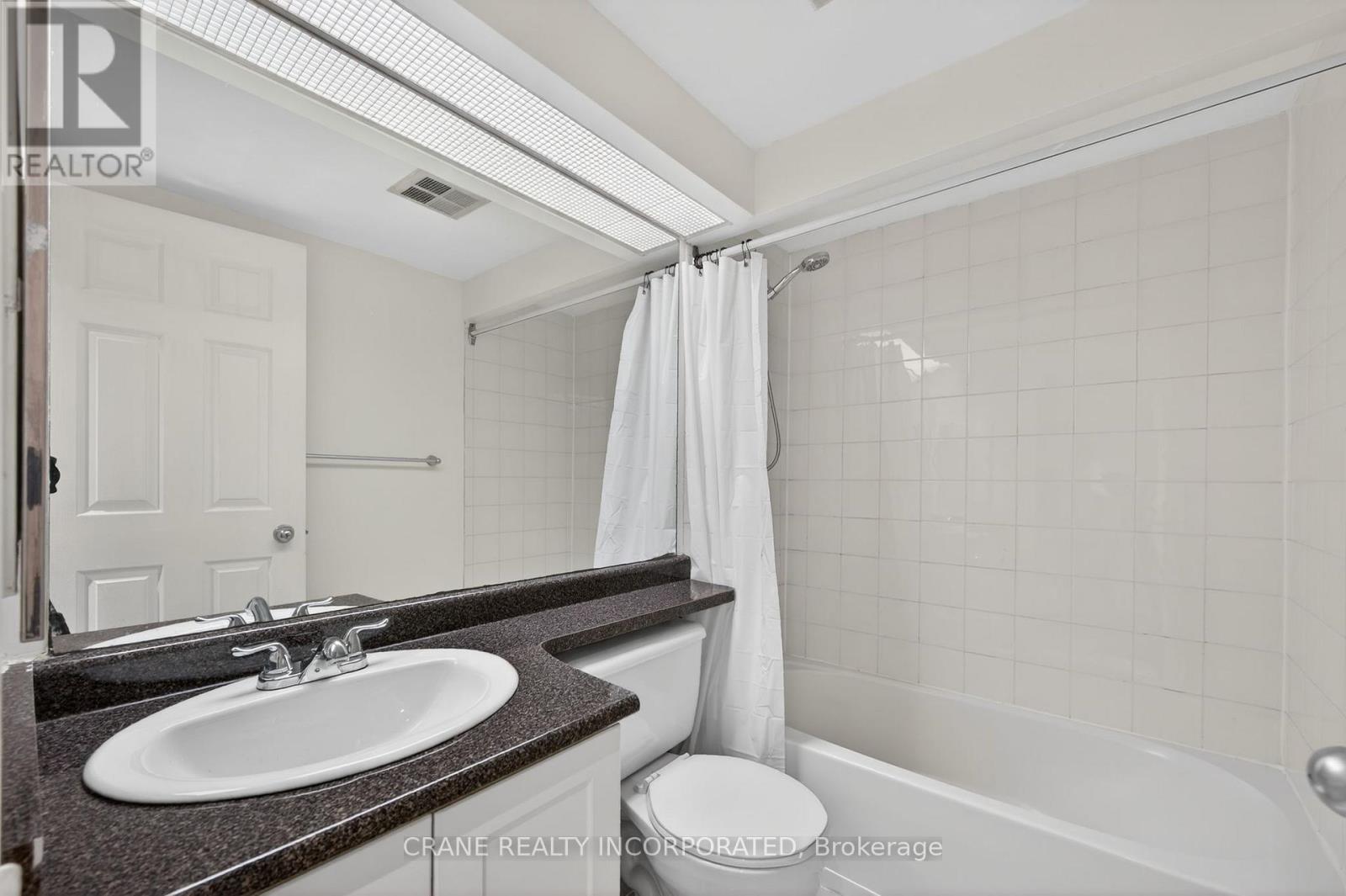 1605 - 77 Harbour Square, Toronto, Ontario  M5J 2S2 - Photo 25 - C12767378