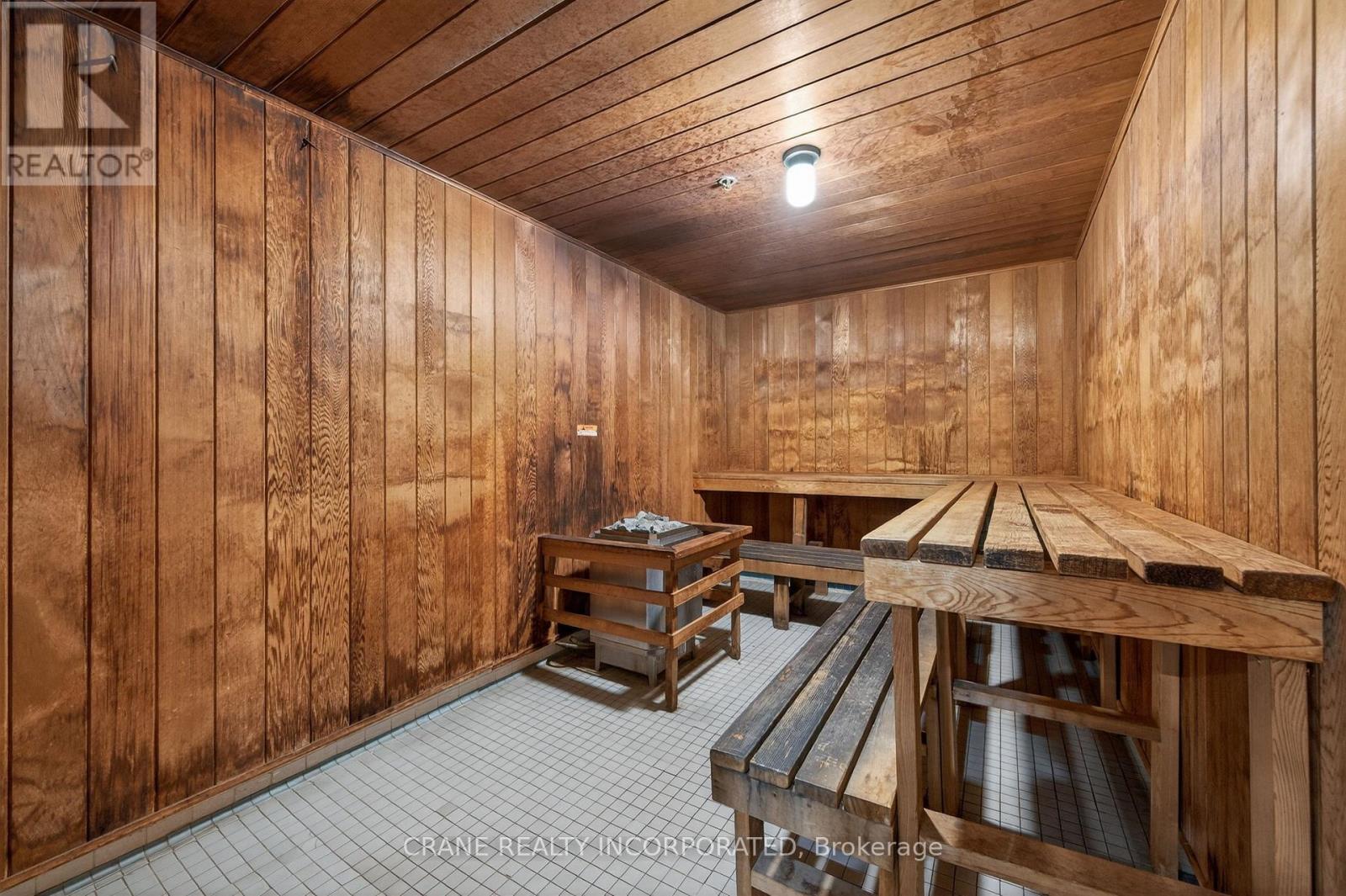 1605 - 77 Harbour Square, Toronto, Ontario  M5J 2S2 - Photo 31 - C12767378