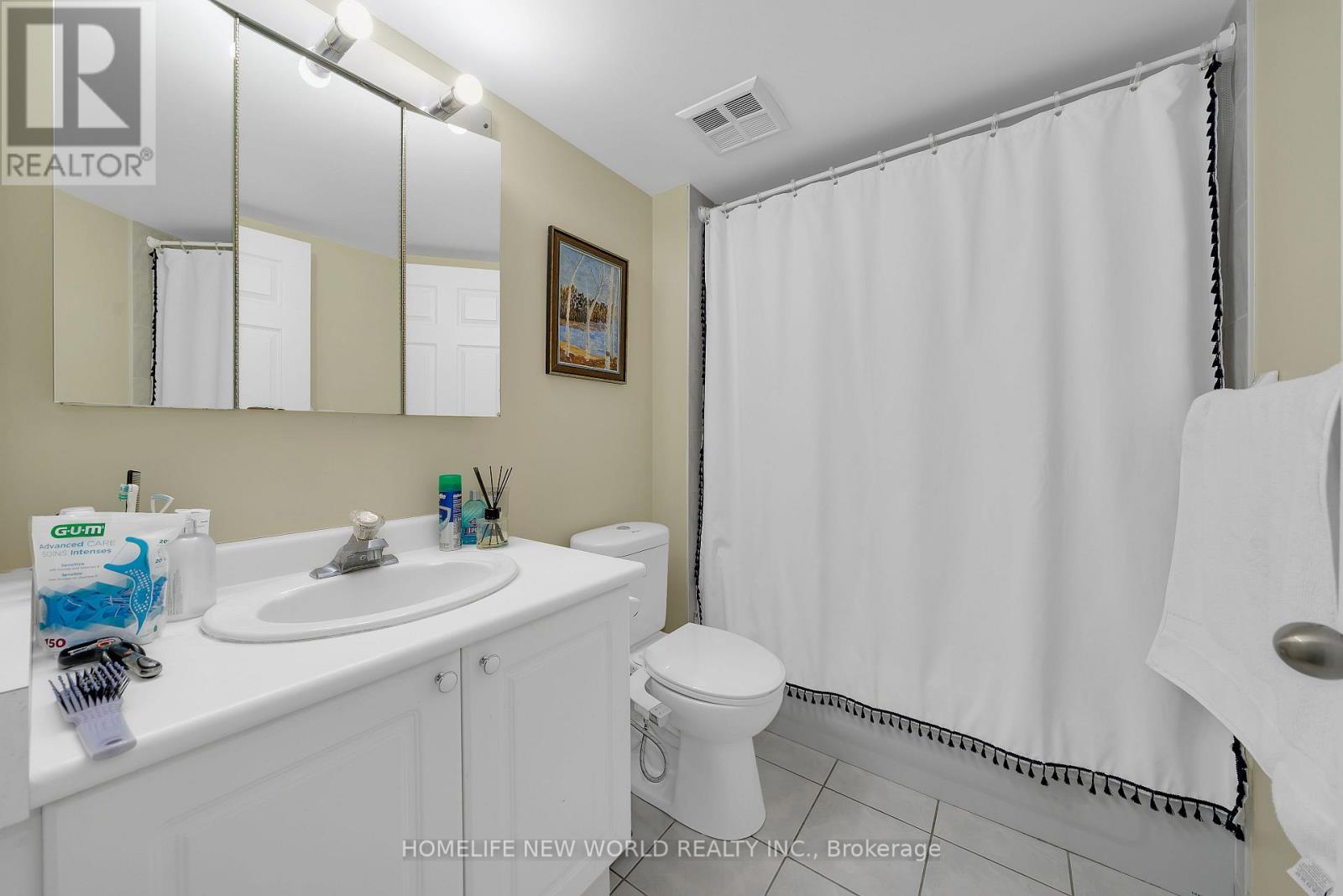 105 - 3 Ellesmere Street, Richmond Hill, Ontario  L4B 4N2 - Photo 5 - N12770354