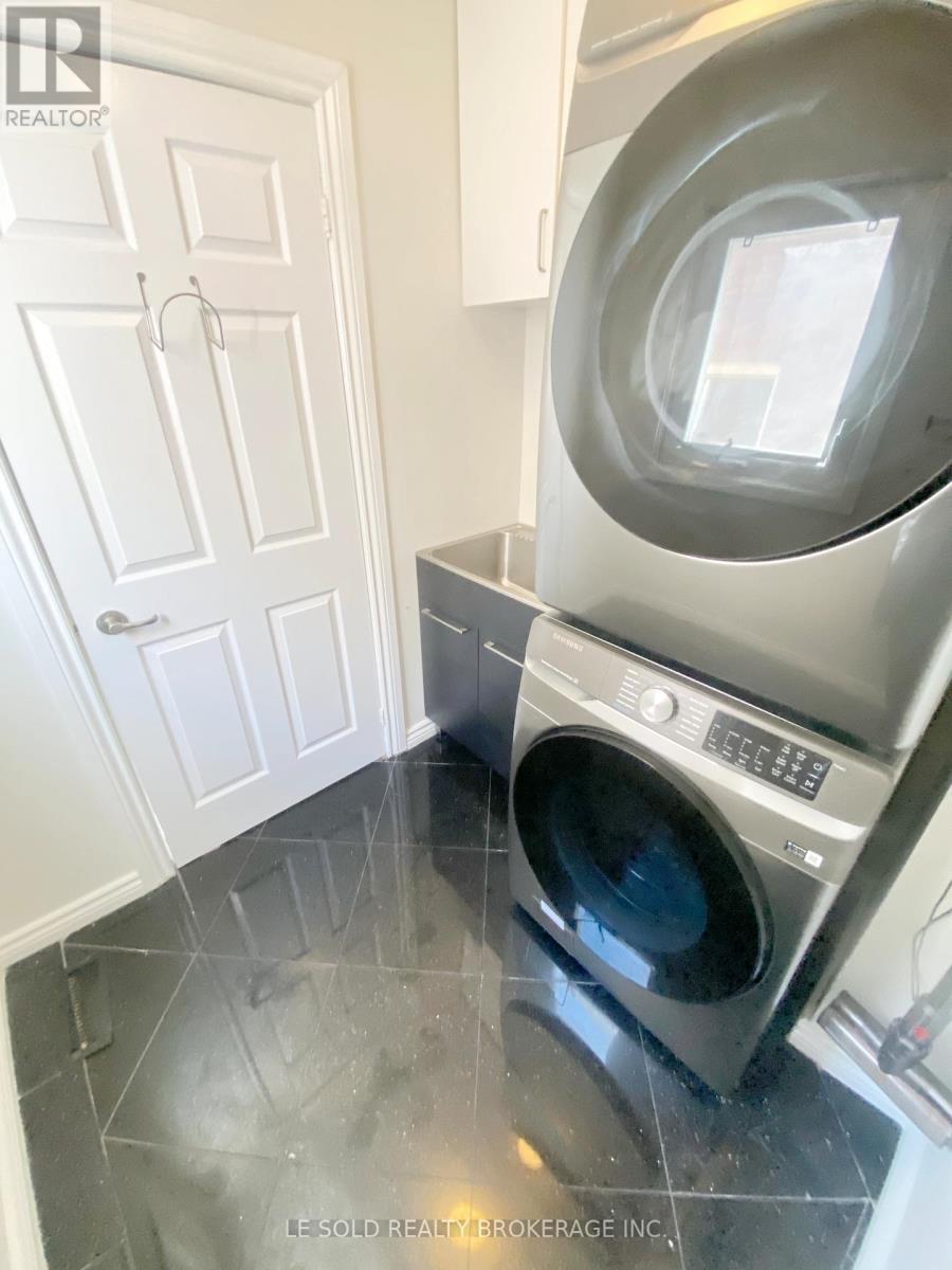 Upper - 110 Cimmaron Street, Markham (Middlefield), Ontario  L3S 2G7 - Photo 12 - N12770360