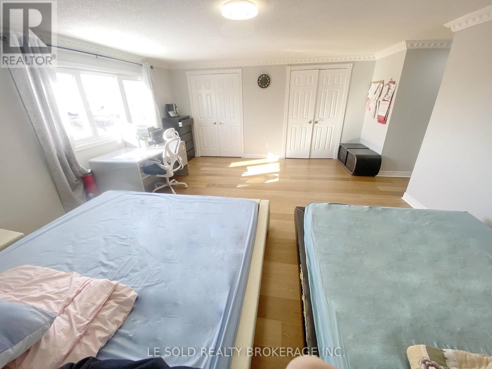 Upper - 110 Cimmaron Street, Markham (Middlefield), Ontario  L3S 2G7 - Photo 14 - N12770360