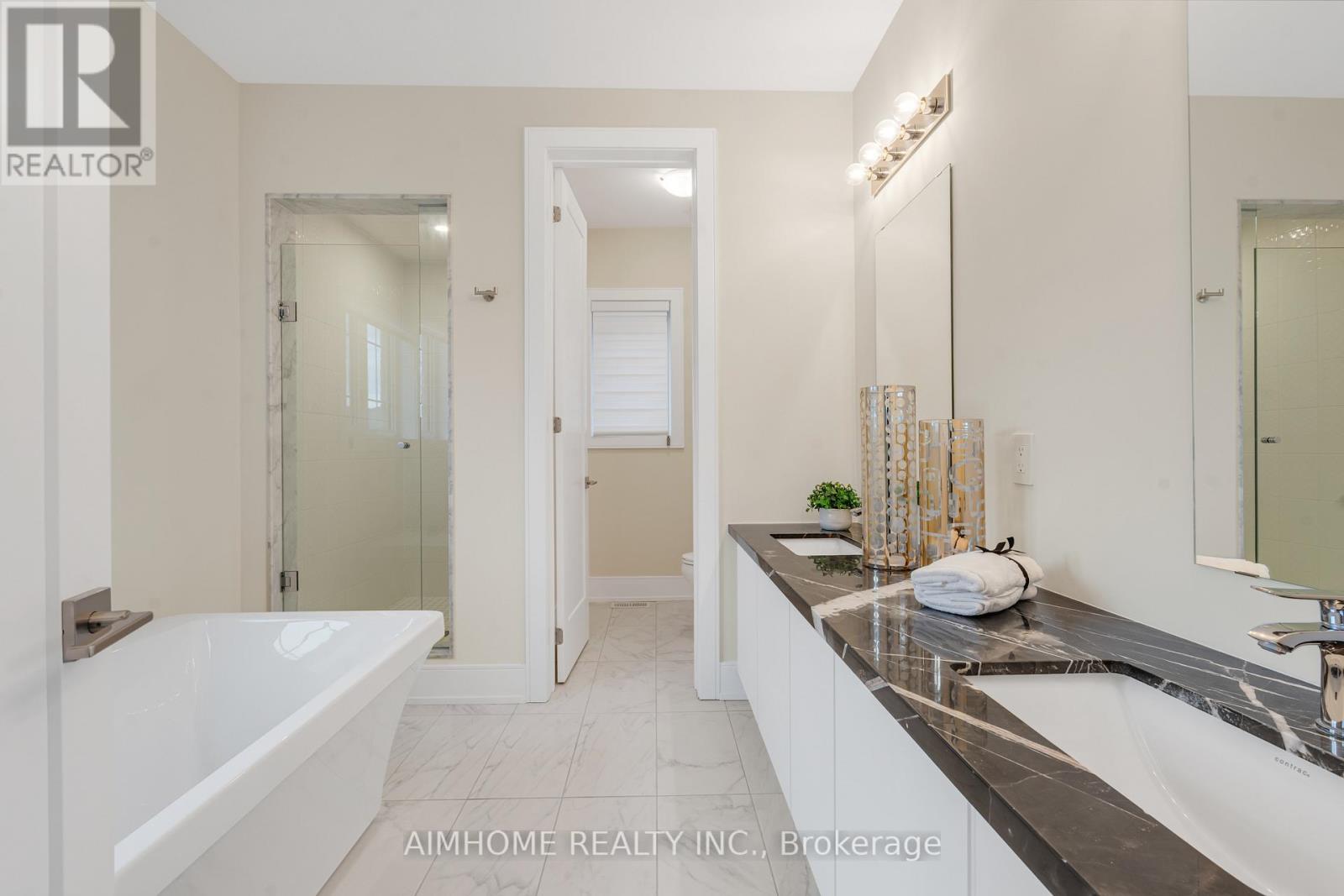 27 William Logan Drive, Richmond Hill, Ontario  L4E 1K3 - Photo 16 - N12770370