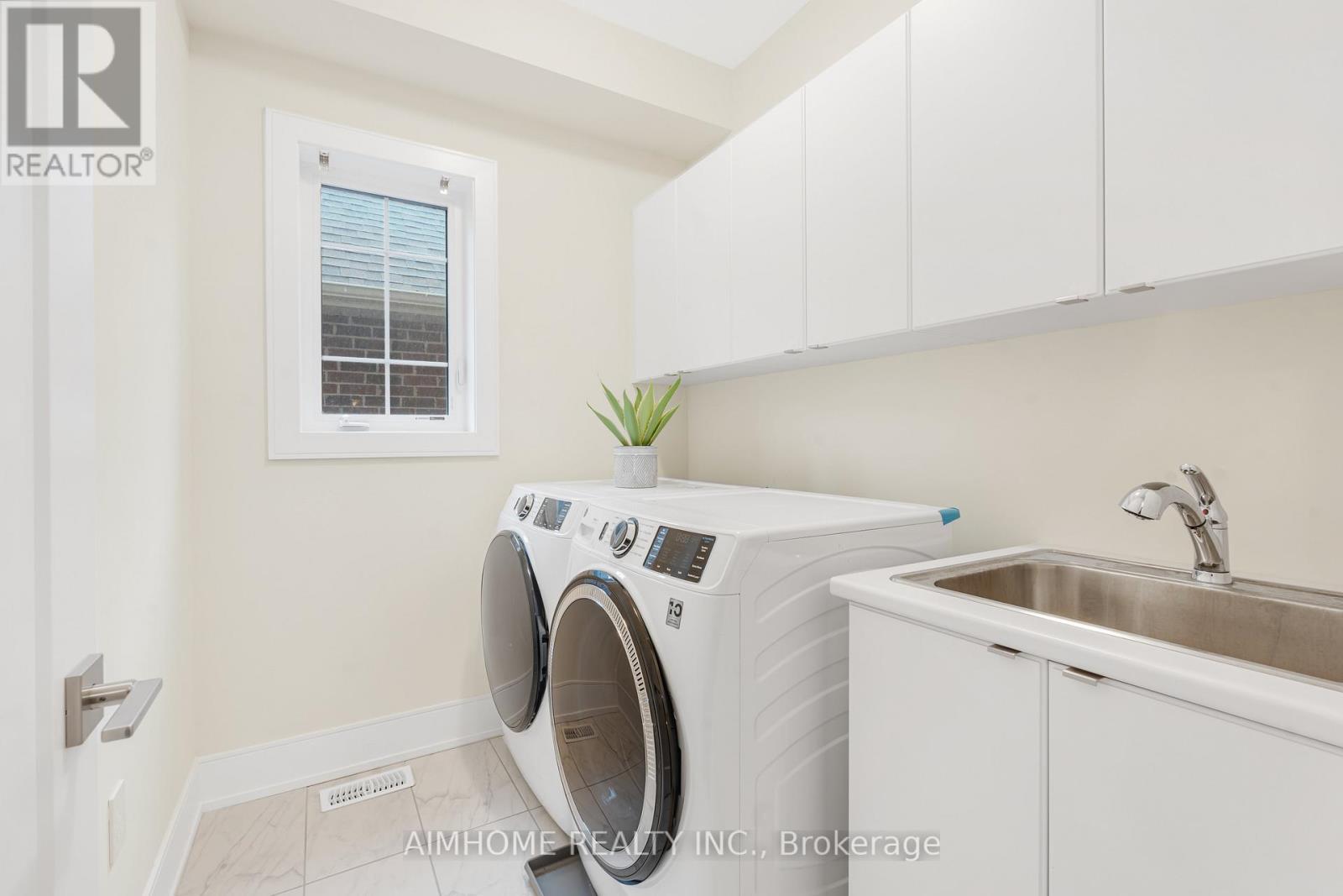 27 William Logan Drive, Richmond Hill, Ontario  L4E 1K3 - Photo 17 - N12770370