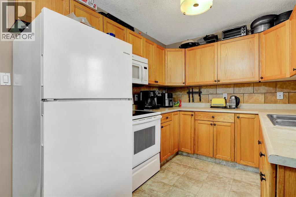 9514 76 Avenue, Grande Prairie, Alberta  T8V 4T6 - Photo 3 - A2284591