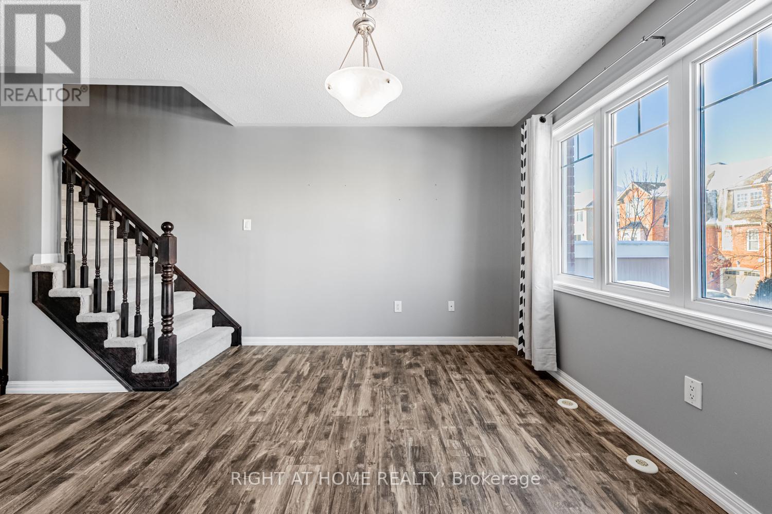 533 Cavanagh Lane, Milton, Ontario  L9T 8G4 - Photo 17 - W12770384