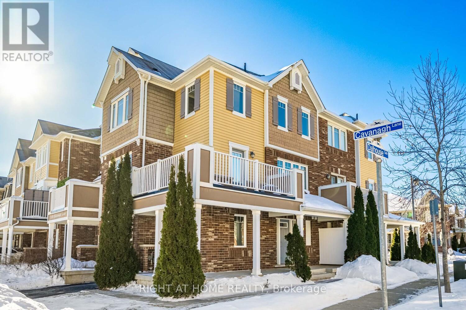 533 Cavanagh Lane, Milton, Ontario  L9T 8G4 - Photo 2 - W12770384