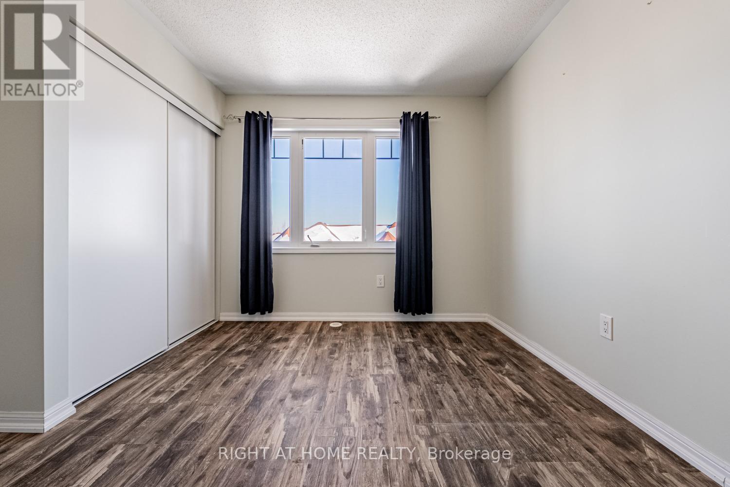 533 Cavanagh Lane, Milton, Ontario  L9T 8G4 - Photo 23 - W12770384