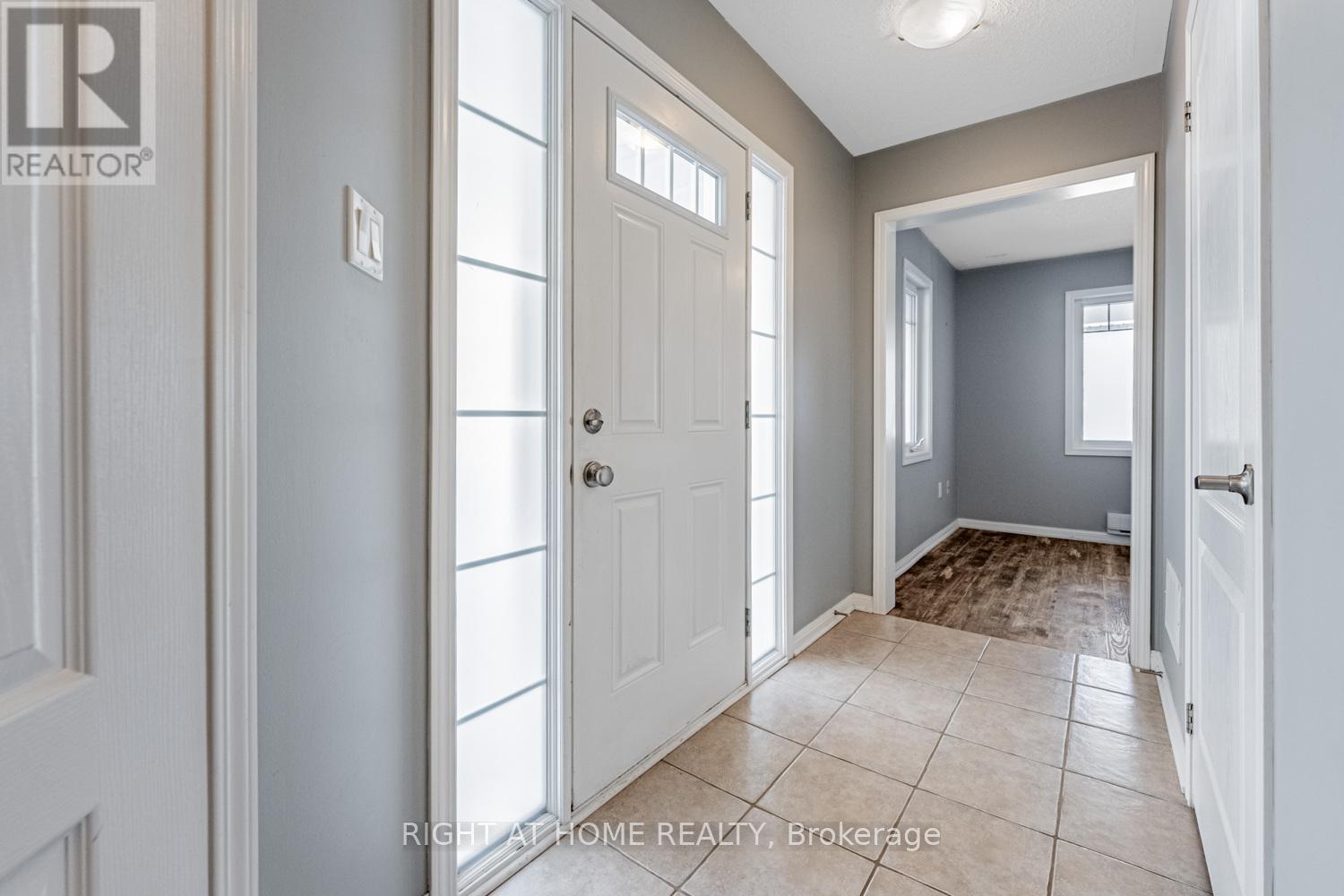 533 Cavanagh Lane, Milton, Ontario  L9T 8G4 - Photo 3 - W12770384