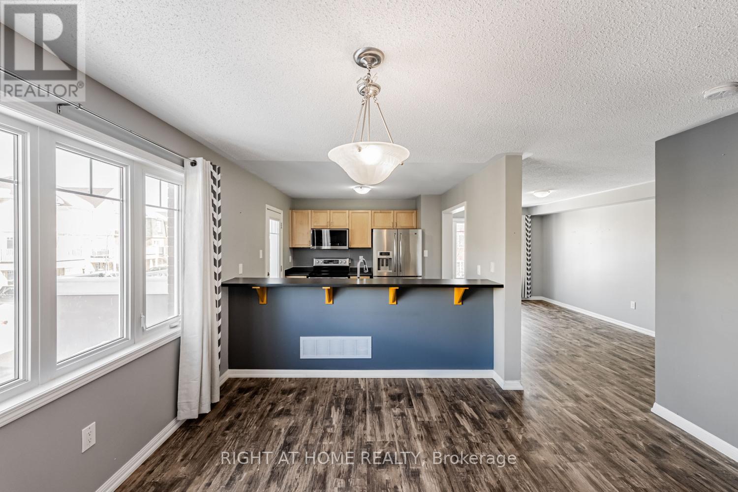 533 Cavanagh Lane, Milton, Ontario  L9T 8G4 - Photo 8 - W12770384