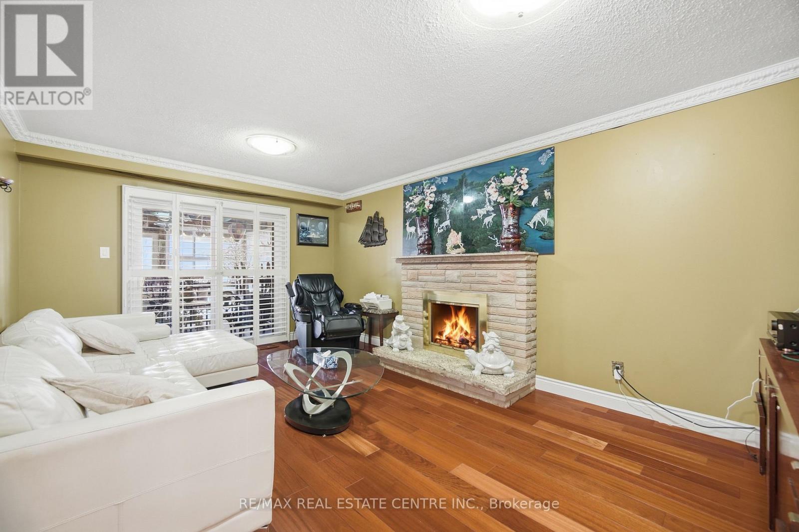 2555 Cynara Road, Mississauga, Ontario  L5B 2R5 - Photo 12 - W12770386