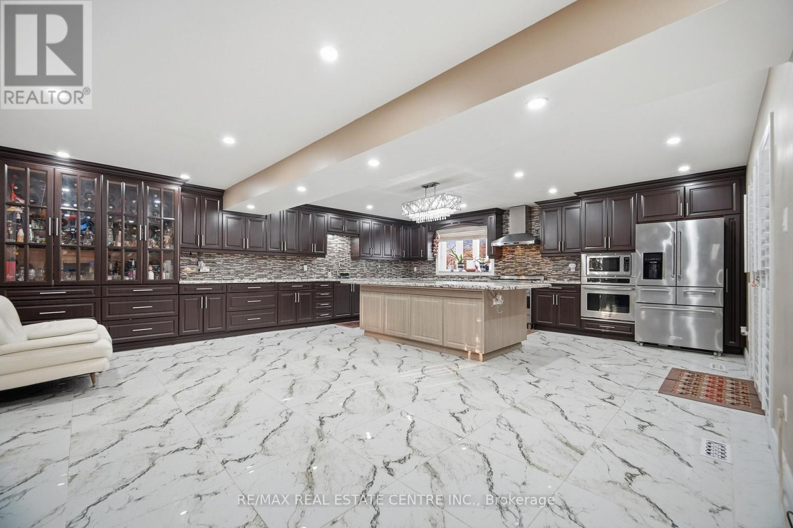 2555 Cynara Road, Mississauga, Ontario  L5B 2R5 - Photo 15 - W12770386