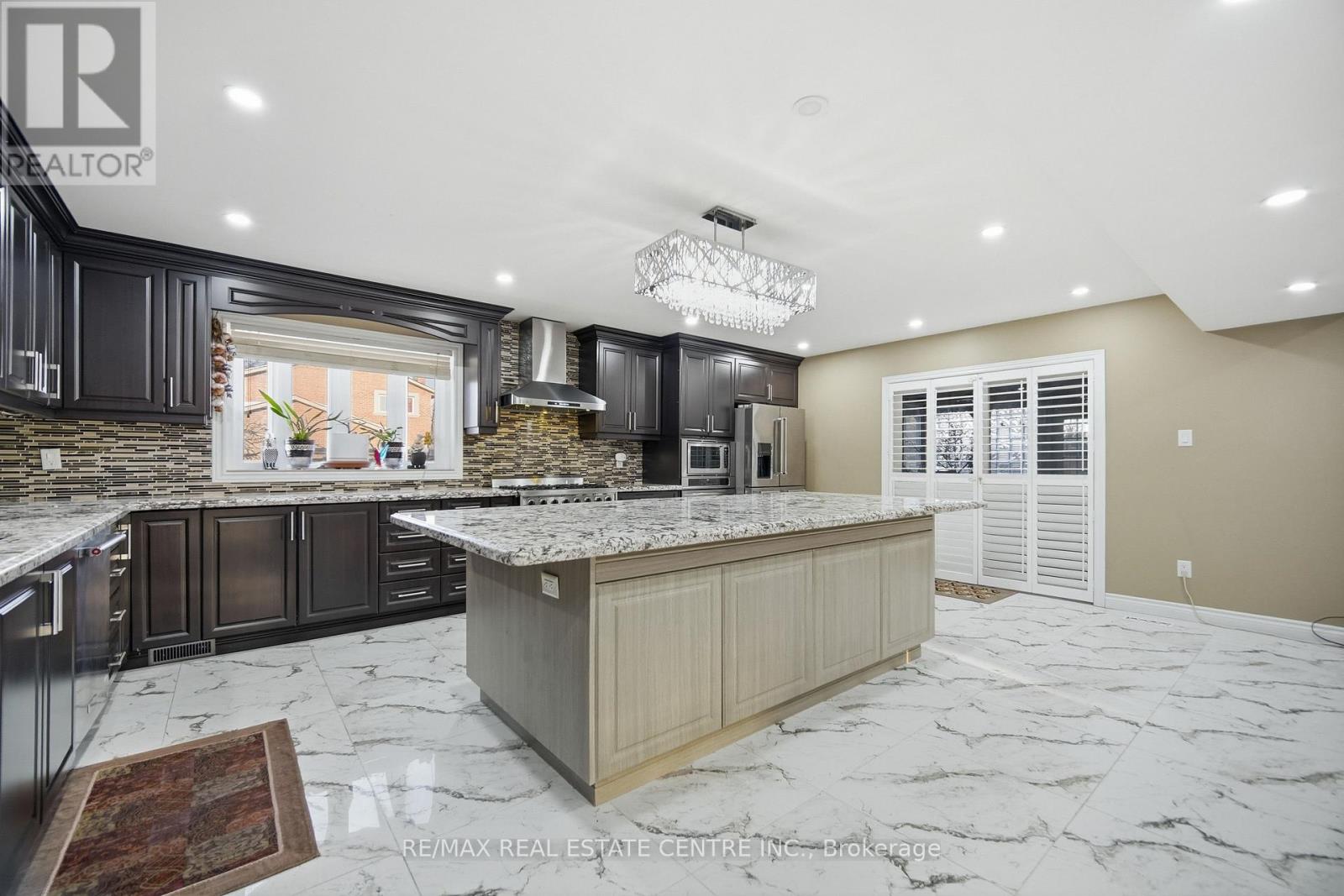 2555 Cynara Road, Mississauga, Ontario  L5B 2R5 - Photo 20 - W12770386