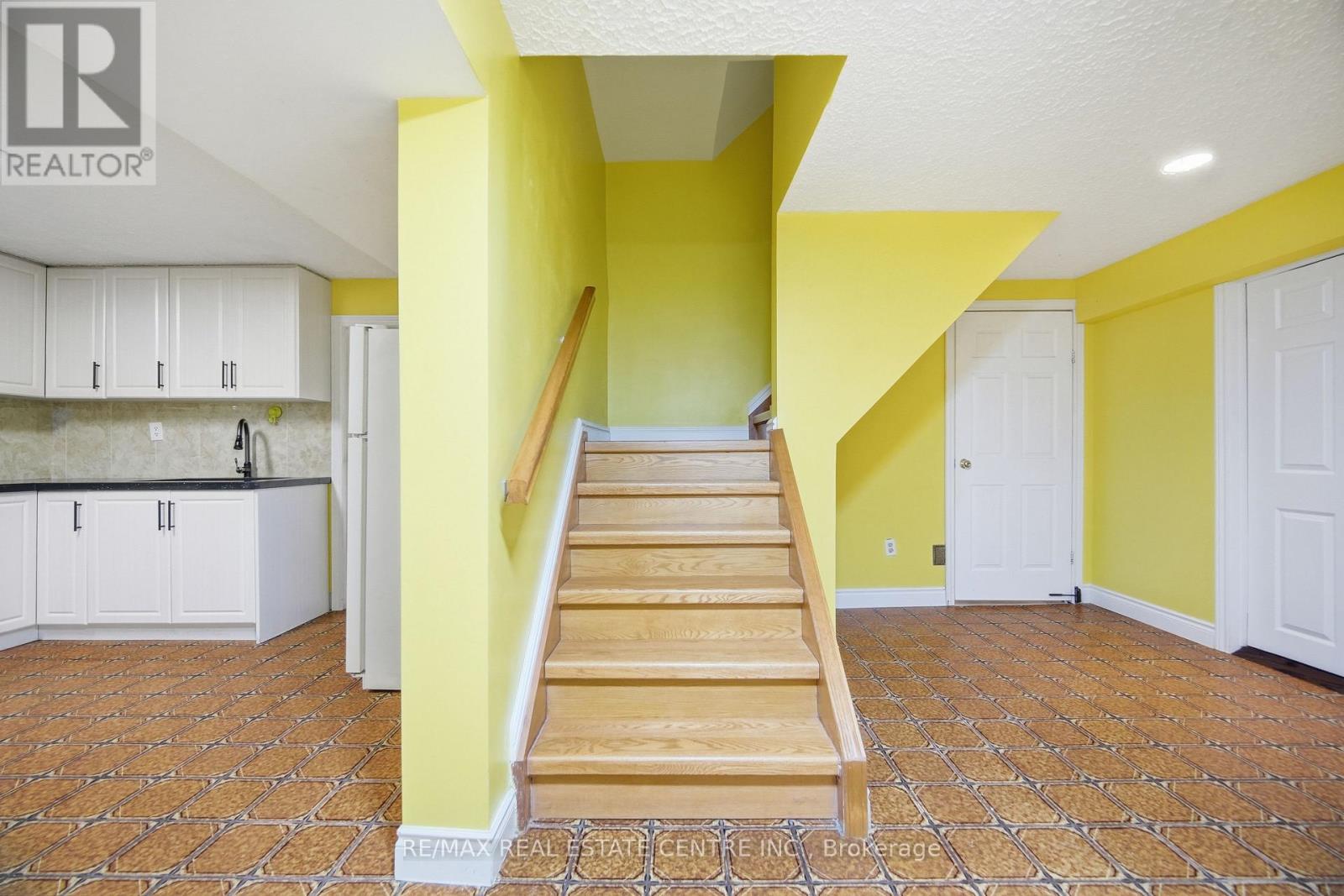 2555 Cynara Road, Mississauga, Ontario  L5B 2R5 - Photo 34 - W12770386