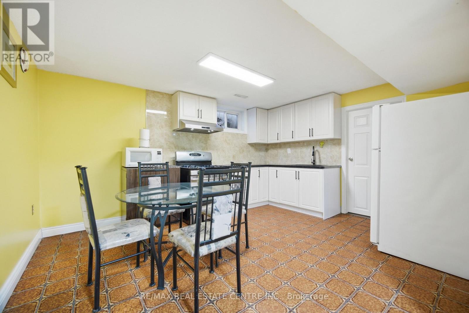 2555 Cynara Road, Mississauga, Ontario  L5B 2R5 - Photo 35 - W12770386