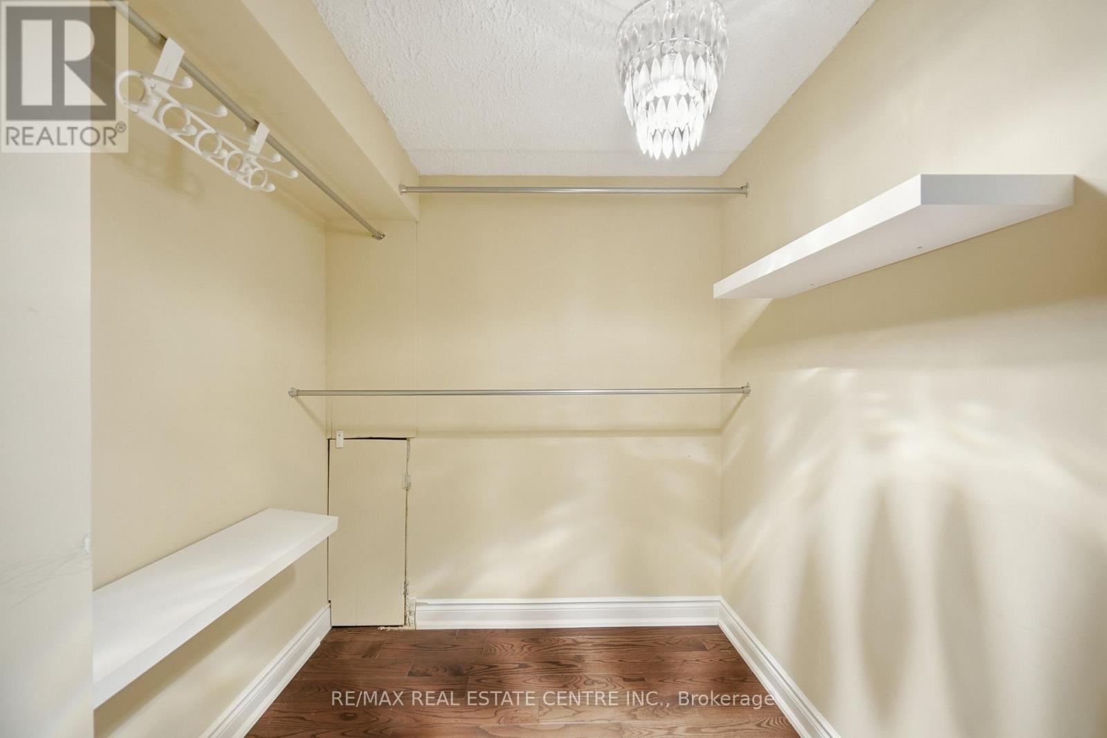 2555 Cynara Road, Mississauga, Ontario  L5B 2R5 - Photo 39 - W12770386