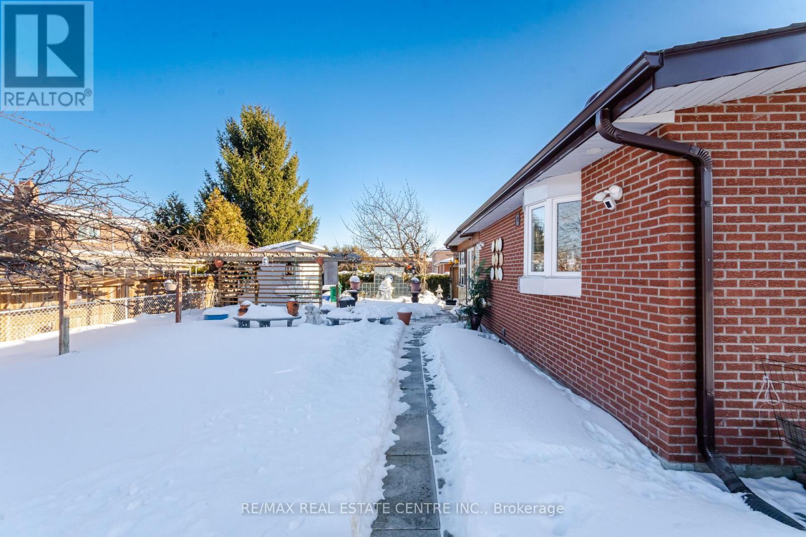 2555 Cynara Road, Mississauga, Ontario  L5B 2R5 - Photo 41 - W12770386