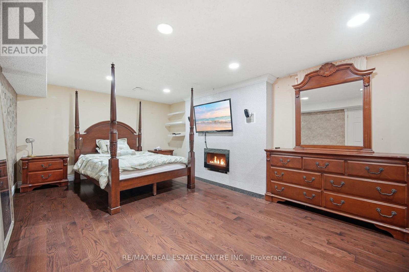 2555 Cynara Road, Mississauga, Ontario  L5B 2R5 - Photo 47 - W12770386